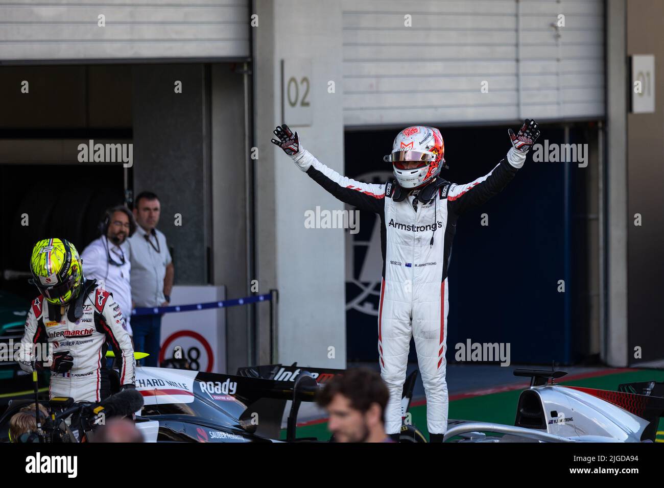 ARMSTRONG Marcus (nzl), Hitech Grand Prix, Dallara F2, ritratto, celebrando la sua vittoria in gara 1 durante il round 8th del Campionato FIA di Formula 2 2022, sul Red Bull Ring, dal 8 al 10 luglio 2022 a Spielberg, Austria - Foto: Sebastiaan Rozendaal/DPPI/LiveMedia Foto Stock