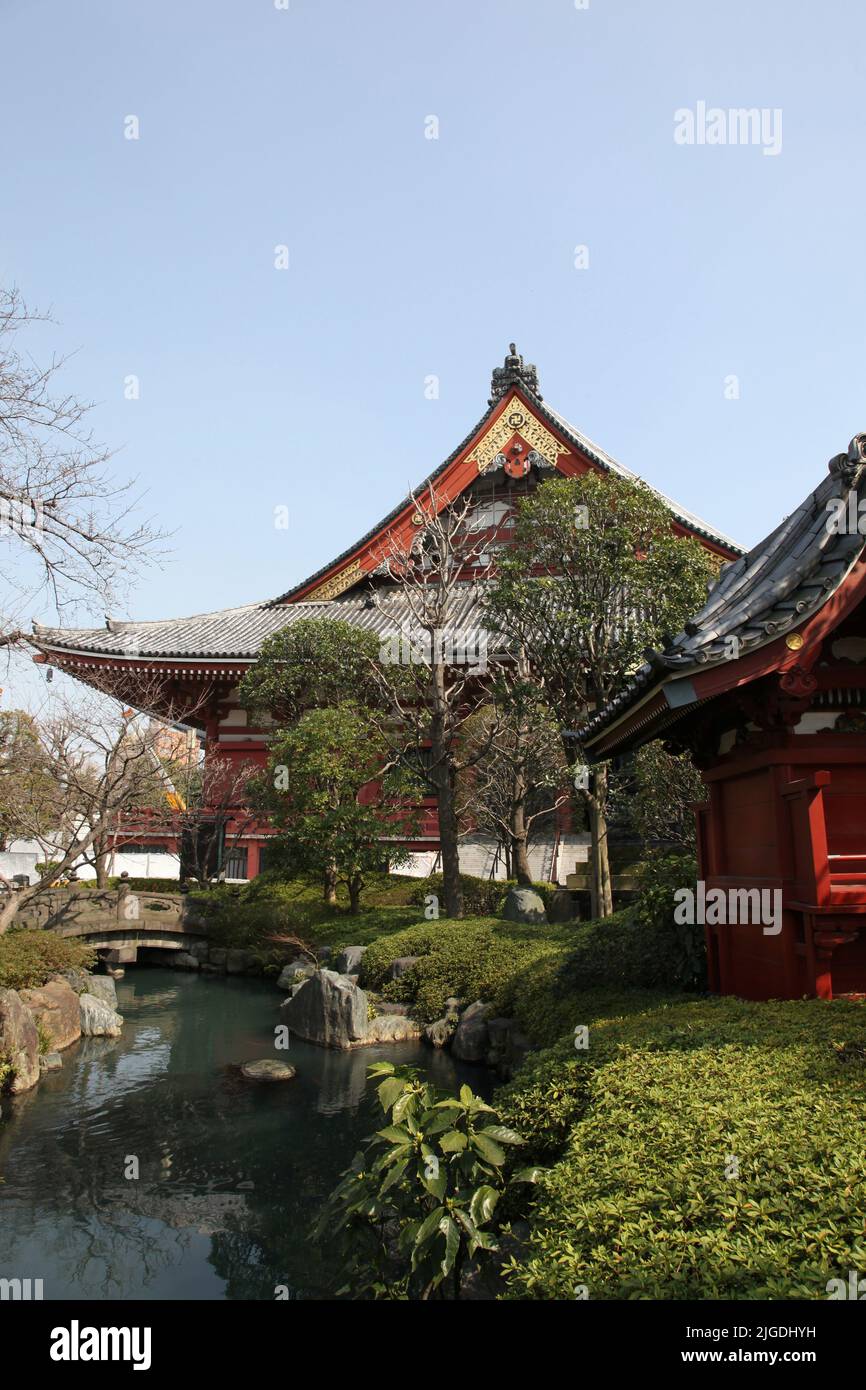 Tradizionali edifici del Tempio Giapponese a senso Ji - Asakusa - Tokyo Japan (Tempio Asakusa Kannon) Foto Stock