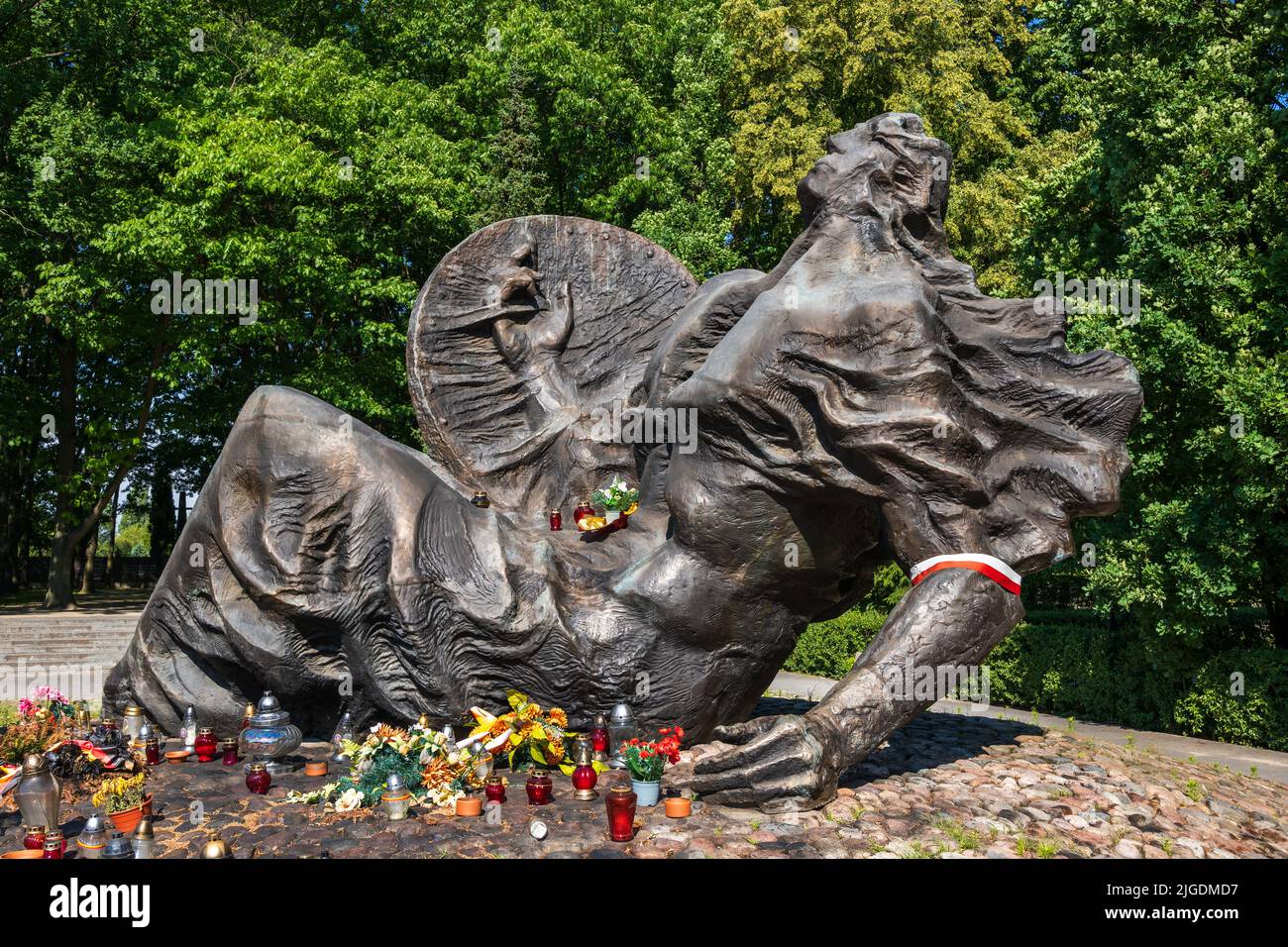 Monumento ai caduti inconquistabili presso il cimitero degli insorti di Varsavia (in polacco: Cmentarz Powstańców Warszawy) nella città di Varsavia, in Polonia, commemorando vi Foto Stock