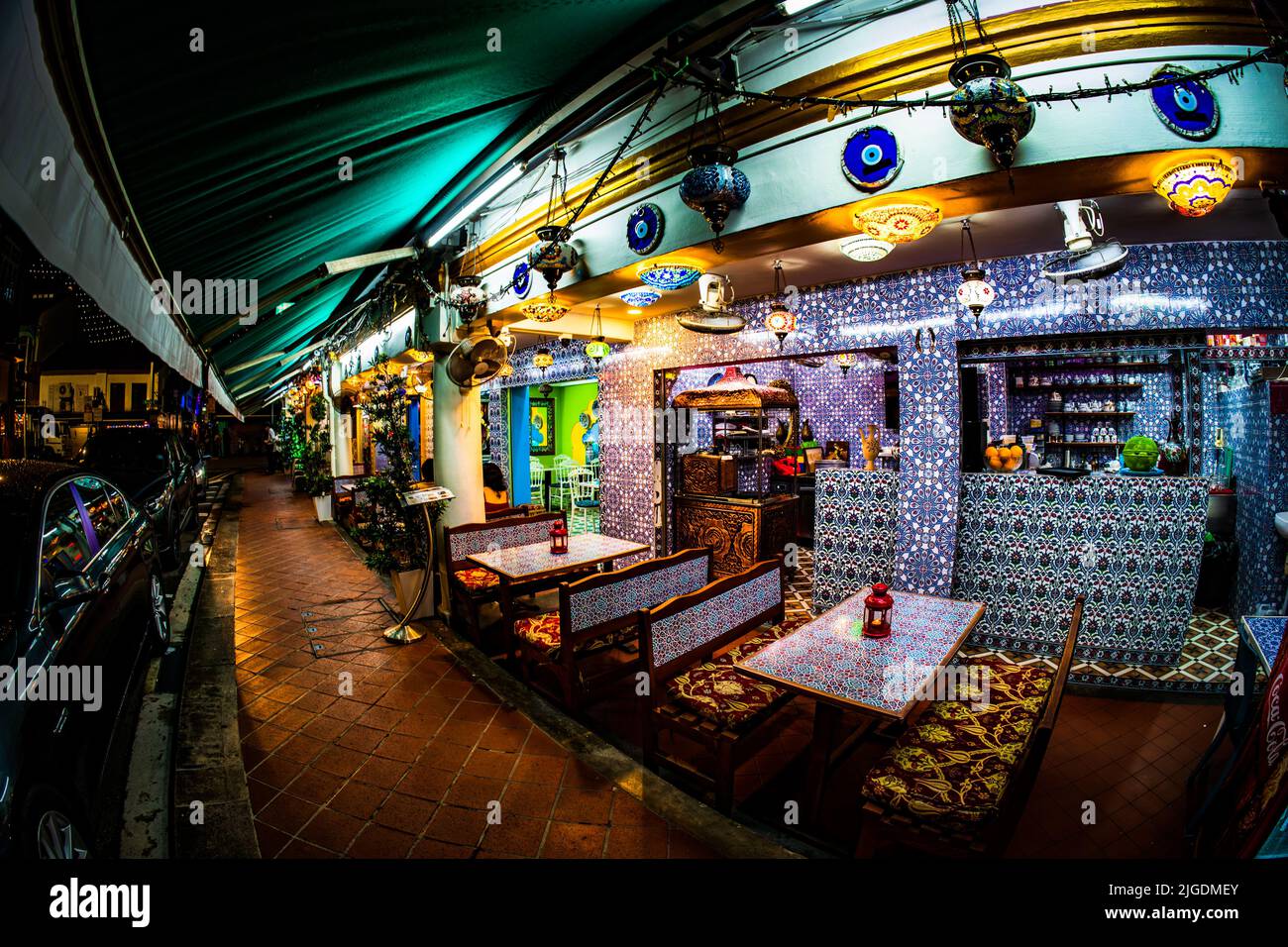 Ristorante Mulim lungo Haji Lane. Vicino alla Moschea del Sultano Masjid a Kampong Glam, Singapore. Foto Stock