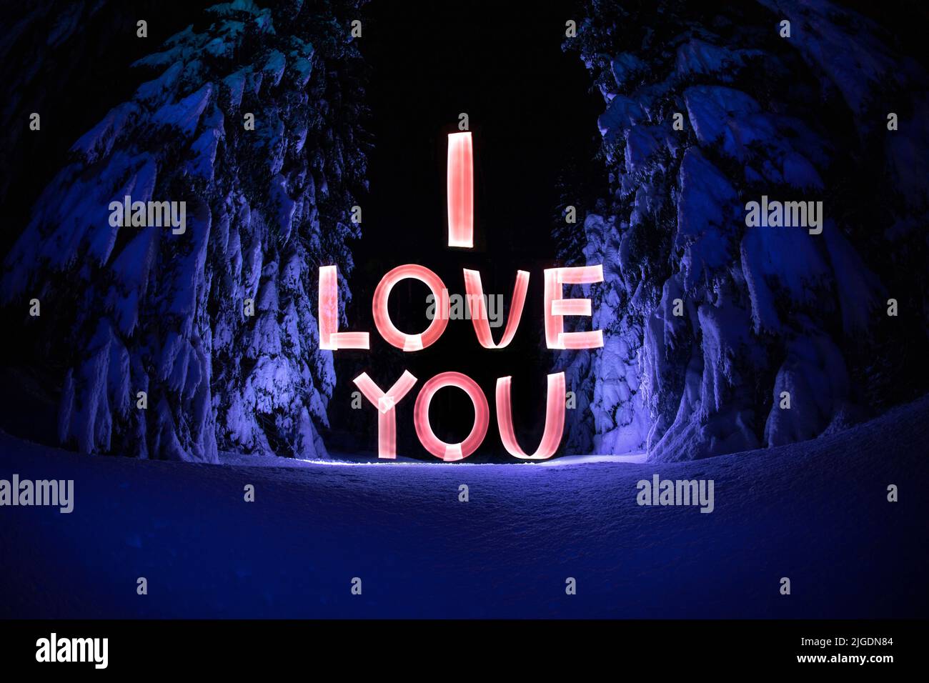 Biglietto di auguri di San Valentino - Light Painting Love Letters nella neve Foto Stock