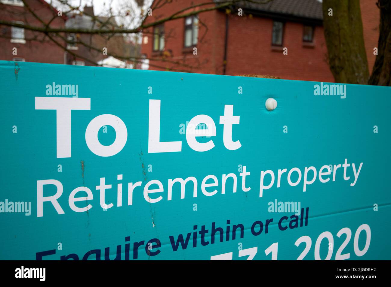 segno per la proprietà di pensione per lasciare alloggio dedicato al riparo liverpool uk Foto Stock