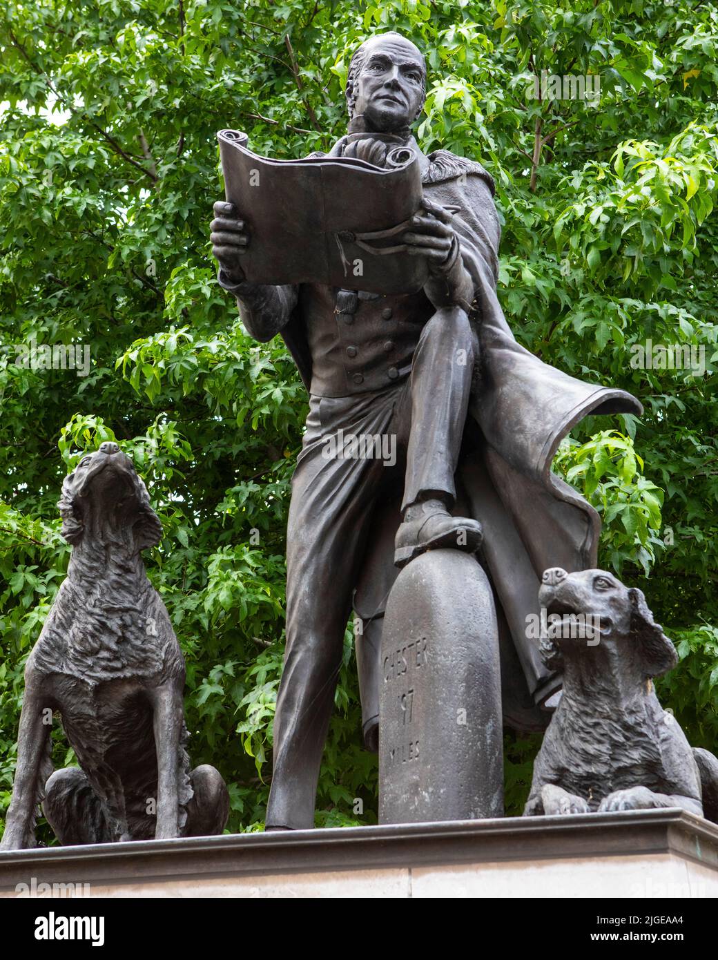 Londra, Regno Unito - Agosto 12th 2021: Una statua di Sir Robert Grosvenor su Belgrave Square a Londra, Regno Unito. Grosvenor era membro del Parlamento e ha fatto il Marques Foto Stock