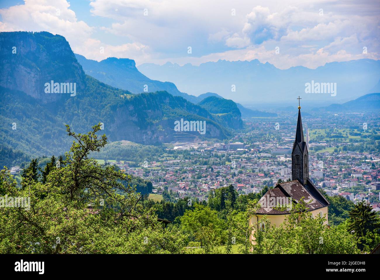 Cappella di San Ottilie sul Bödele in Oberfallenberg vicino Dornbirn, sullo sfondo il Karren (971 m), Vorarlberg, Austria, Europa Foto Stock