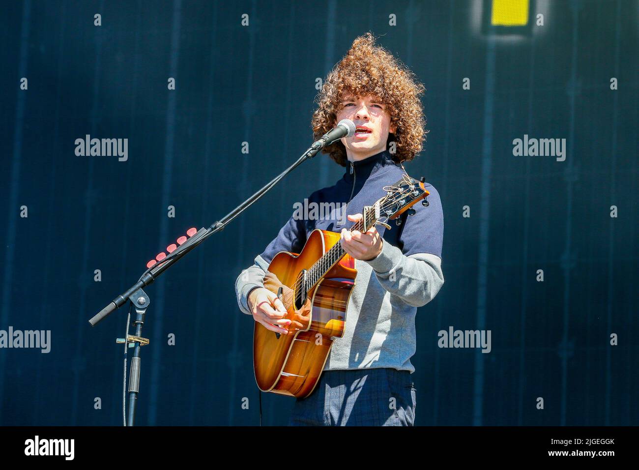 10 luglio 2022, Glasgow Regno Unito. Il cantante locale nato a Glasgow DYLAN JOHN THOMAS ha suonato il palcoscenico principale al festival musicale TRNSMT a una folla di appassionati di musica entusiasti. Credit: Findlay/Alamy Live News Foto Stock