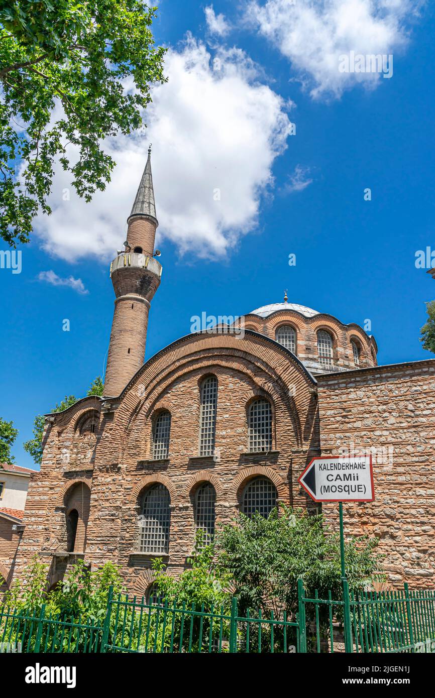 Moschea Kalenderhane - ex chiesa ortodossa orientale a Fatih, Istanbul, convertita dagli Ottomani. L'edificio è stato completato nel 12th secolo Foto Stock