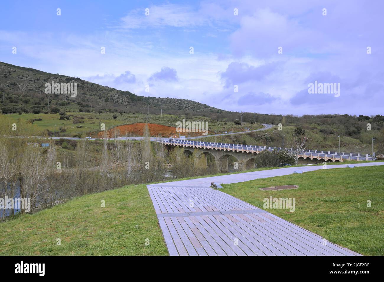 Ponte sulle Tormes a El Barco de Ávila, Sierra de Gredos, Spagna Foto Stock