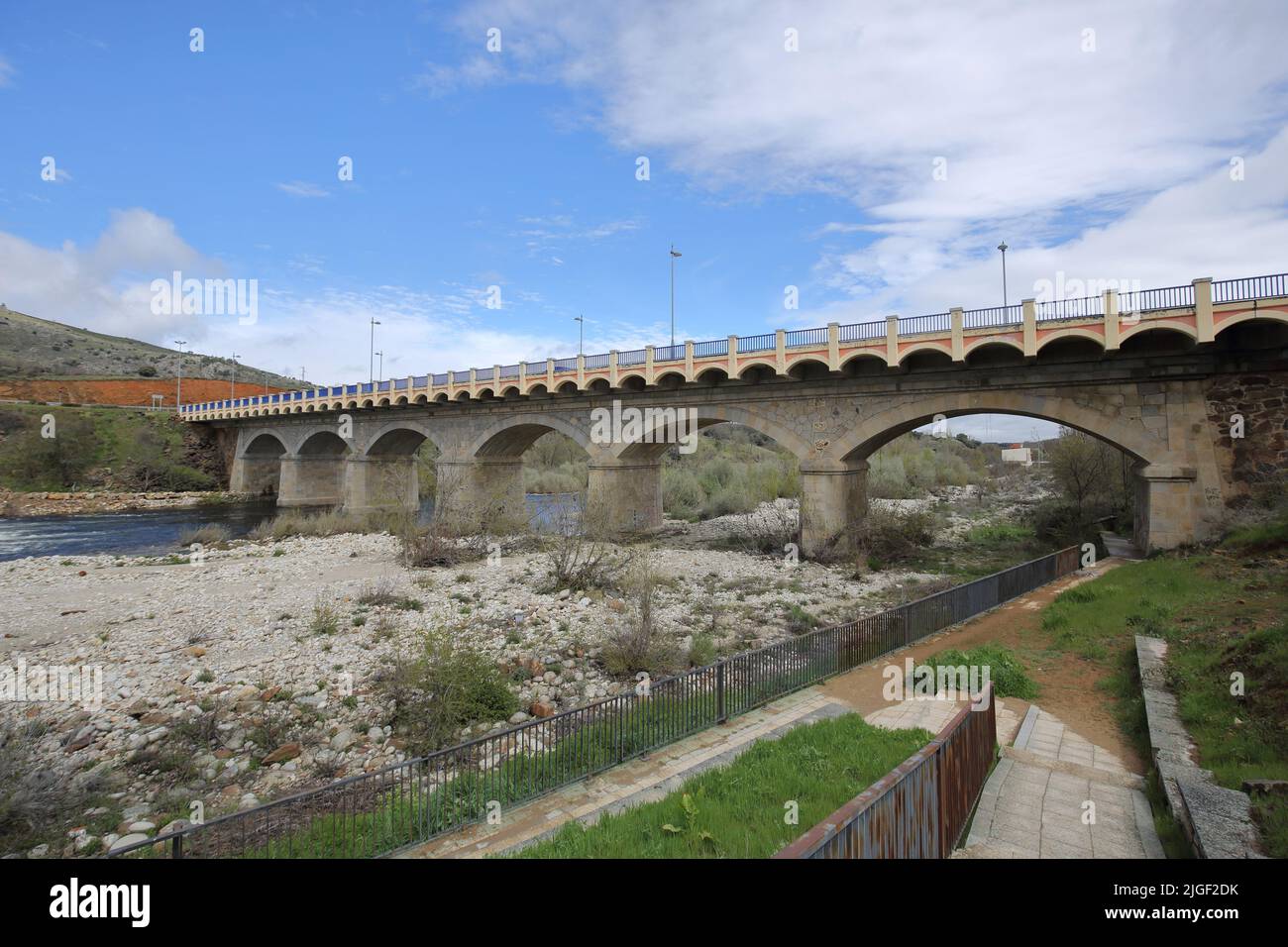 Ponte sulle Tormes a El Barco de Ávila, Sierra de Gredos, Spagna Foto Stock