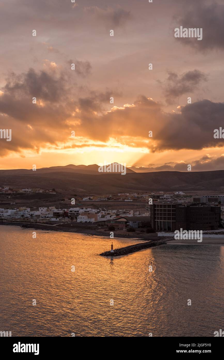 Tramonto costiero su Puerto del Rosario Foto Stock