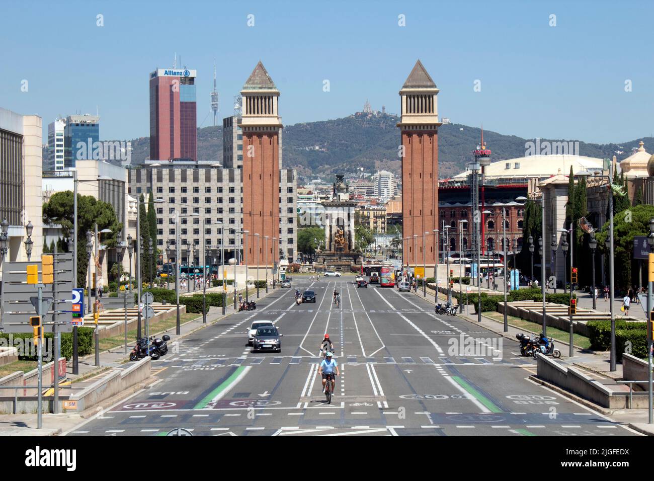 Vista sulla Plaza d'Espanya, una delle piazze più importanti di Barcellona, ai piedi della collina di Montjuic, Barcellona, Catalunya Spagna Foto Stock