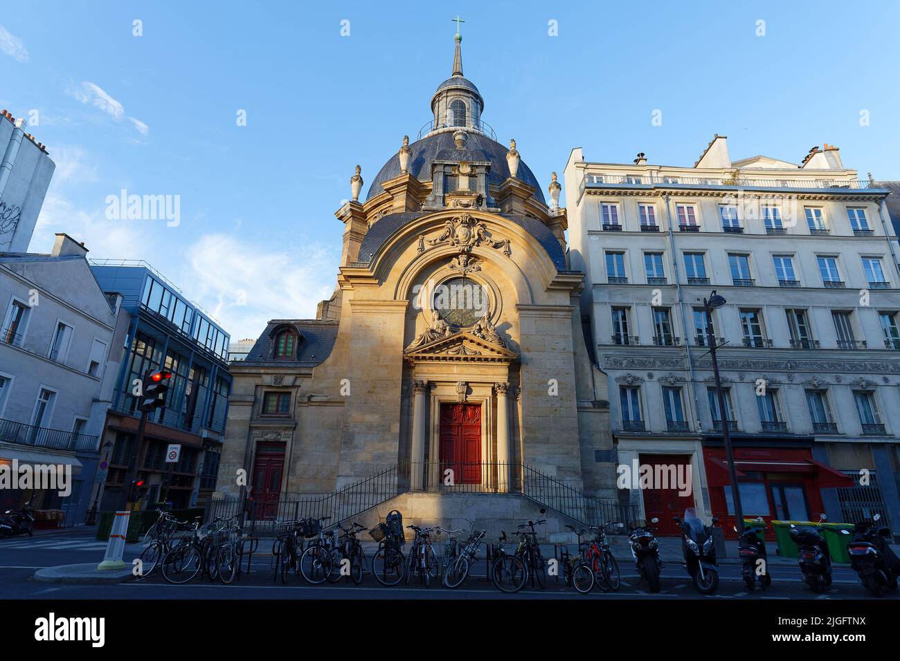 Il Tempio del Marais o Chiesa di Santa Maria della Visitazione a Parigi, Francia. Costruito nel 1632-1634. Foto Stock