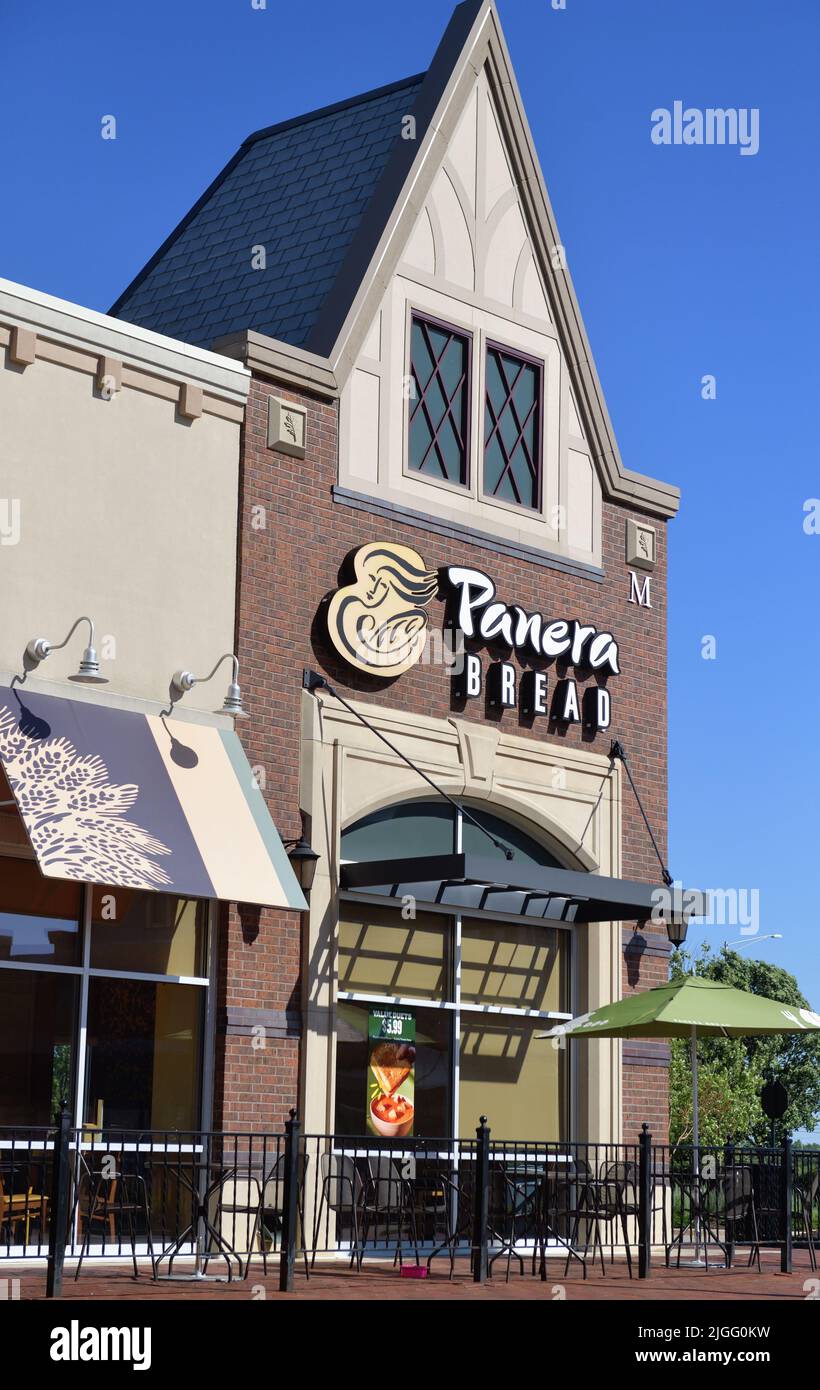 South Barrington, Illinois, Stati Uniti. Un ristorante Panera Bread in un centro commerciale nella periferia di Chicago. Panera Bread Company è una catena americana di panifici-caffè. Foto Stock