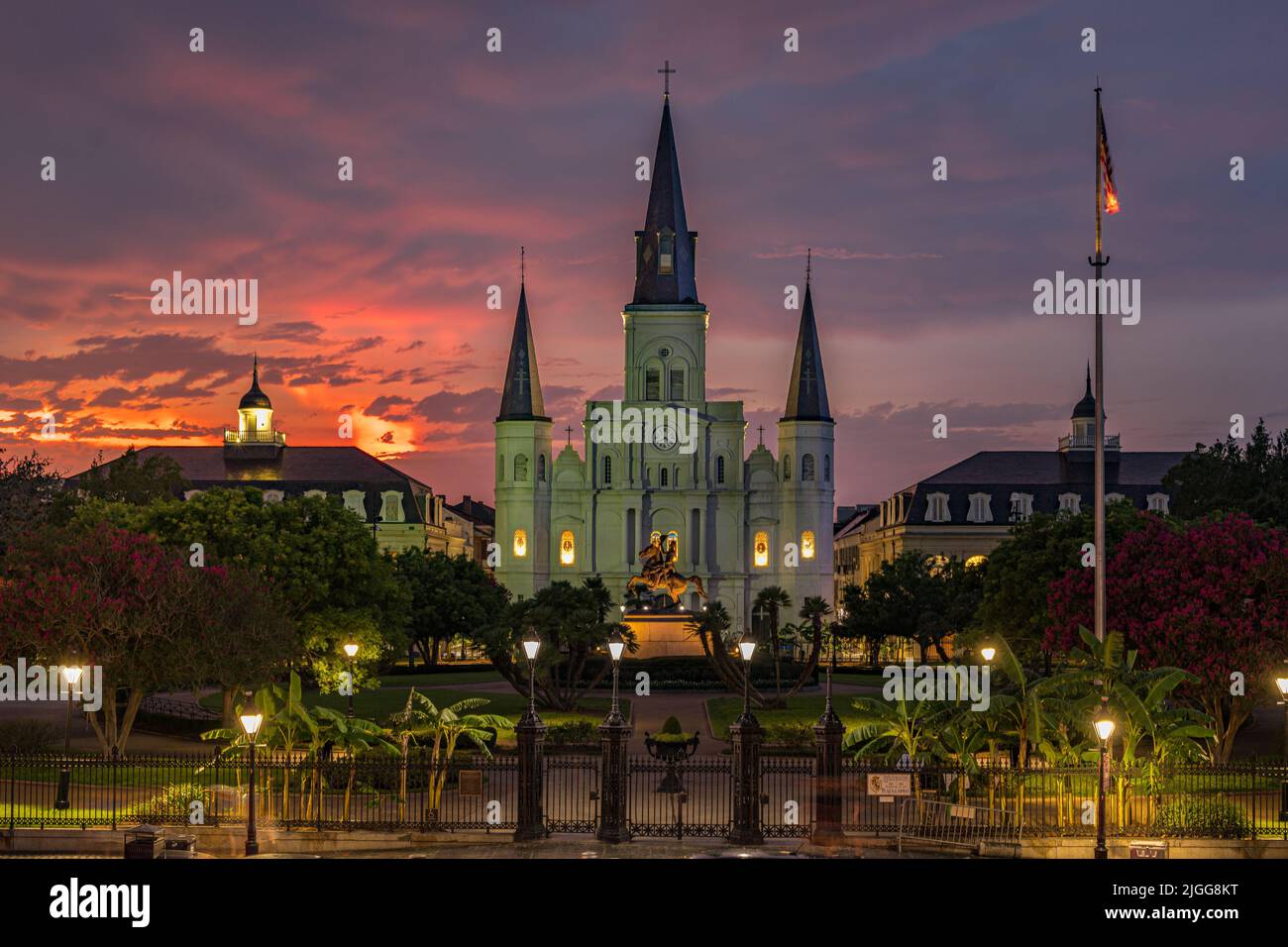New Orleans (Louisiana) Cattedrale di St. Louise al tramonto dopo una tempesta di tuoni Foto Stock