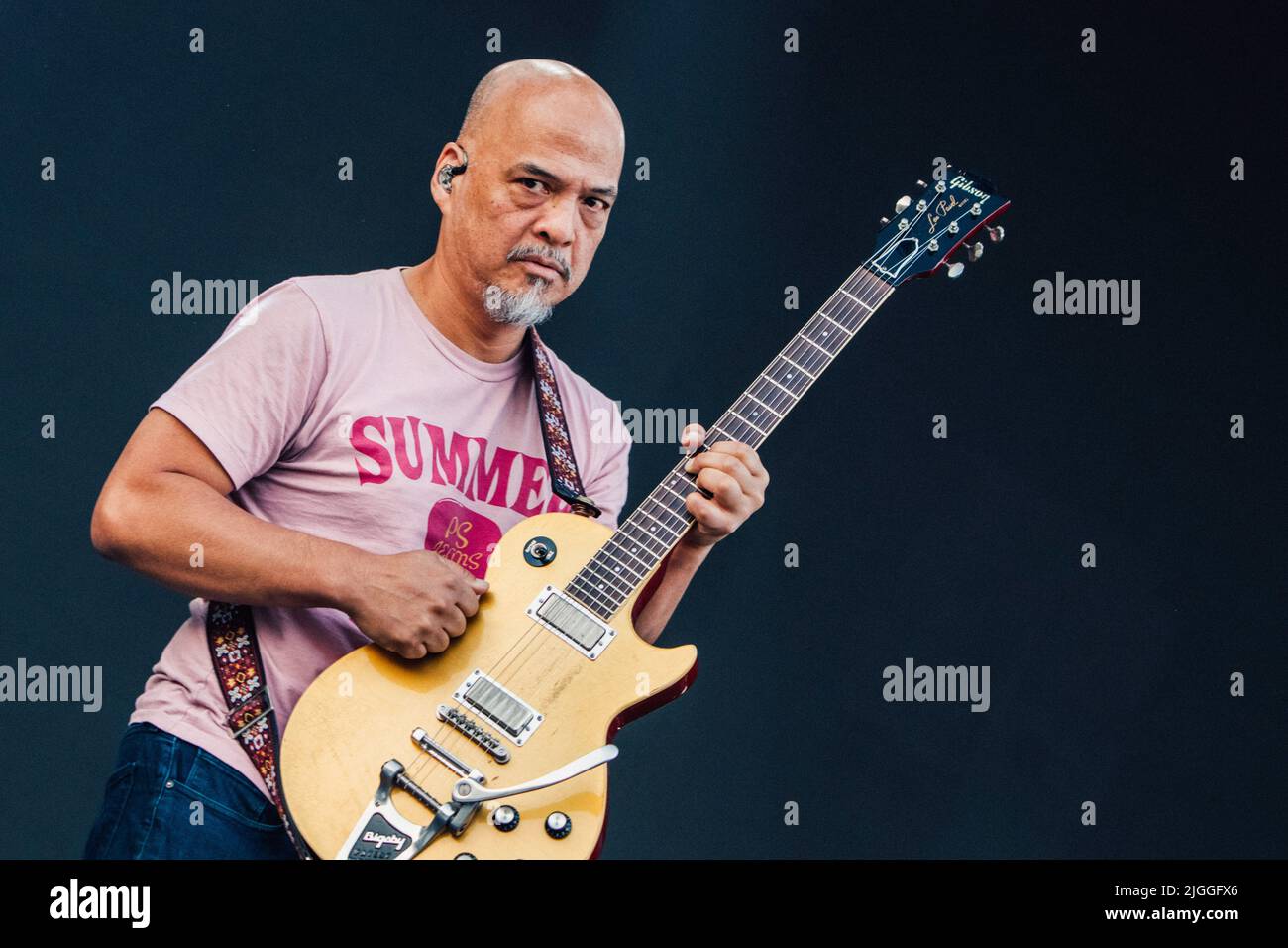 Madrid, Spagna. 09th luglio 2022. Joey Santiago della band Pixies suona sul palco al MadCool Festival di Madrid. Credit: SOPA Images Limited/Alamy Live News Foto Stock