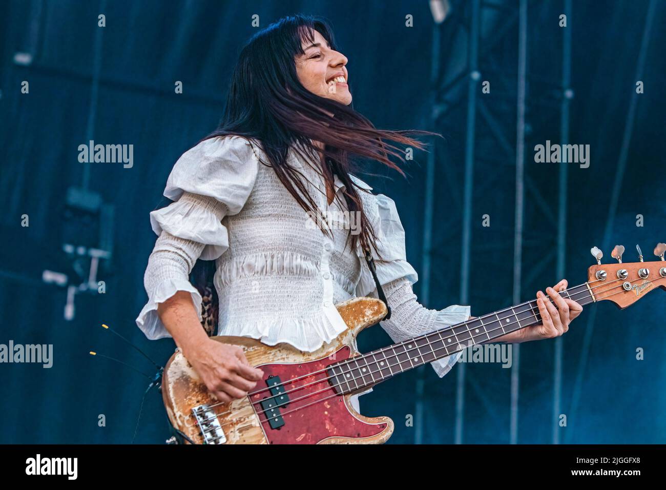 Madrid, Spagna. 09th luglio 2022. Paz Lenchantin della band Pixies suona sul palco al MadCool Festival di Madrid. Credit: SOPA Images Limited/Alamy Live News Foto Stock