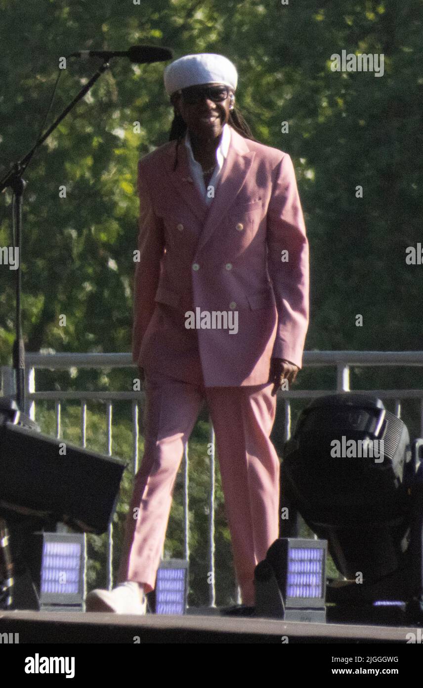 Londra Inghilterra UK 10th luglio 2022 Nile Rodgers and Chic performance al British Summer Time Music Festival Credit: Glamourstock/Alamy Live News Foto Stock