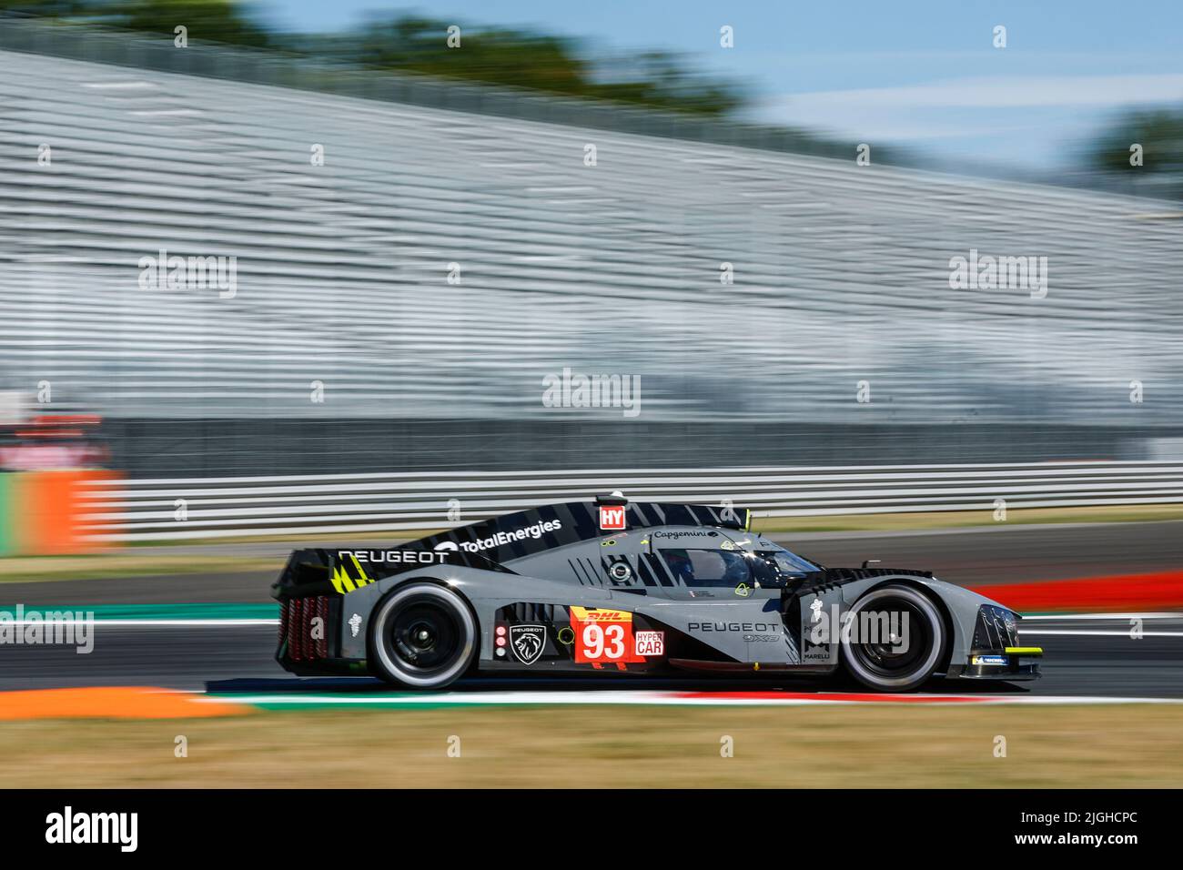 Monza, Italia : WEC 6H di Monza 2022, PEUGEOT TOTALENERGIES, Peugeot 9X8*, Hybrid, Paul di resta (GBR). Mikkel Jensen (DNK), Jean-Eric Vergne (fra) Foto Stock