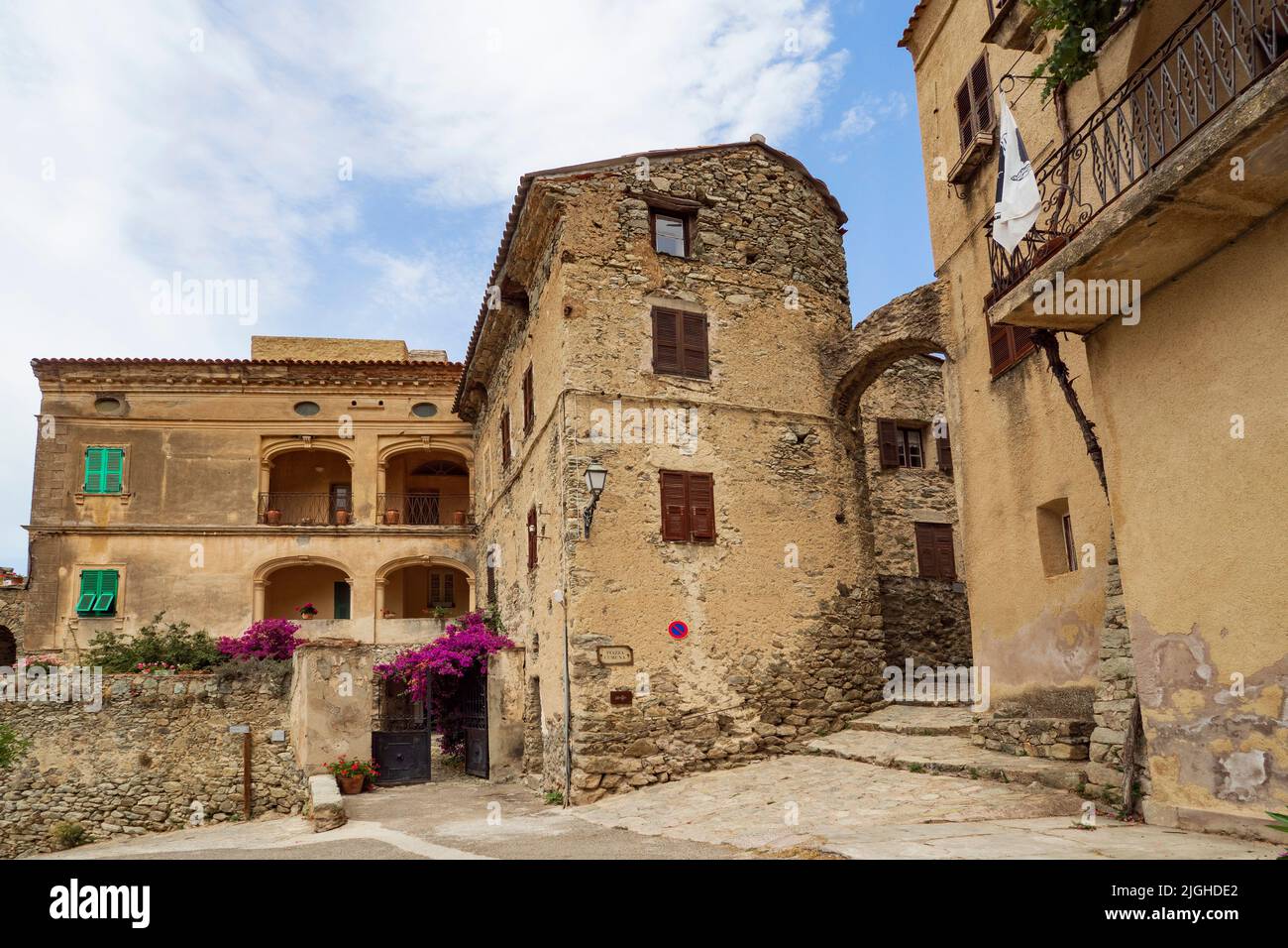 Villaggio di lama sull'isola mediterranea della Corsica Foto Stock