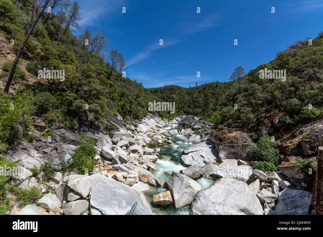 Il fiume Yuba in California e il suo letto roccioso. Foto Stock