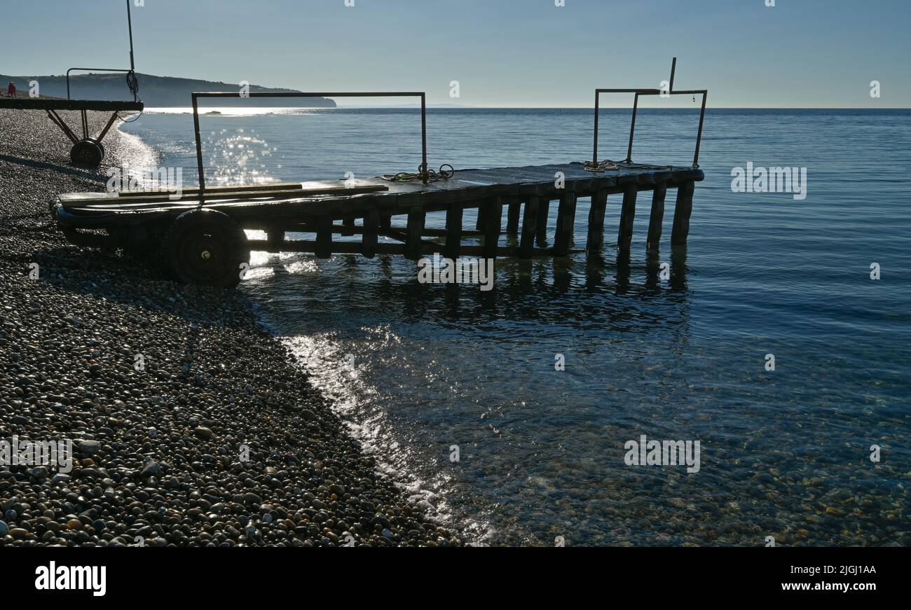 Beer Beach Devon primo mattino sgombro pesca Jetty barca Foto Stock