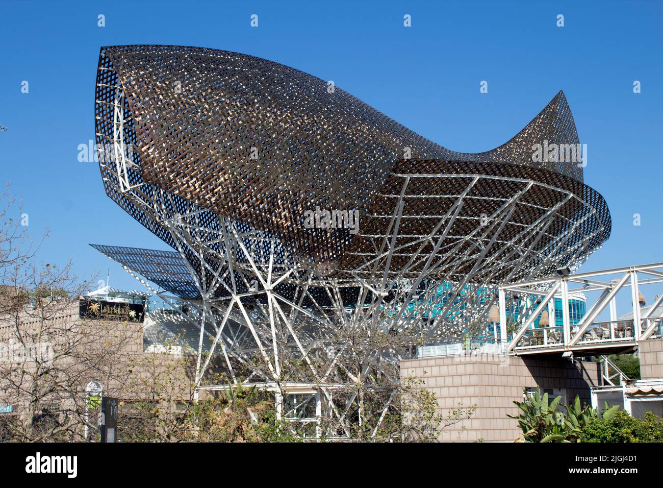 Frank Gehry Golden Fish Sculpture vicino al Casinò di Barcellona, Catalunya Spagna, Europa Foto Stock