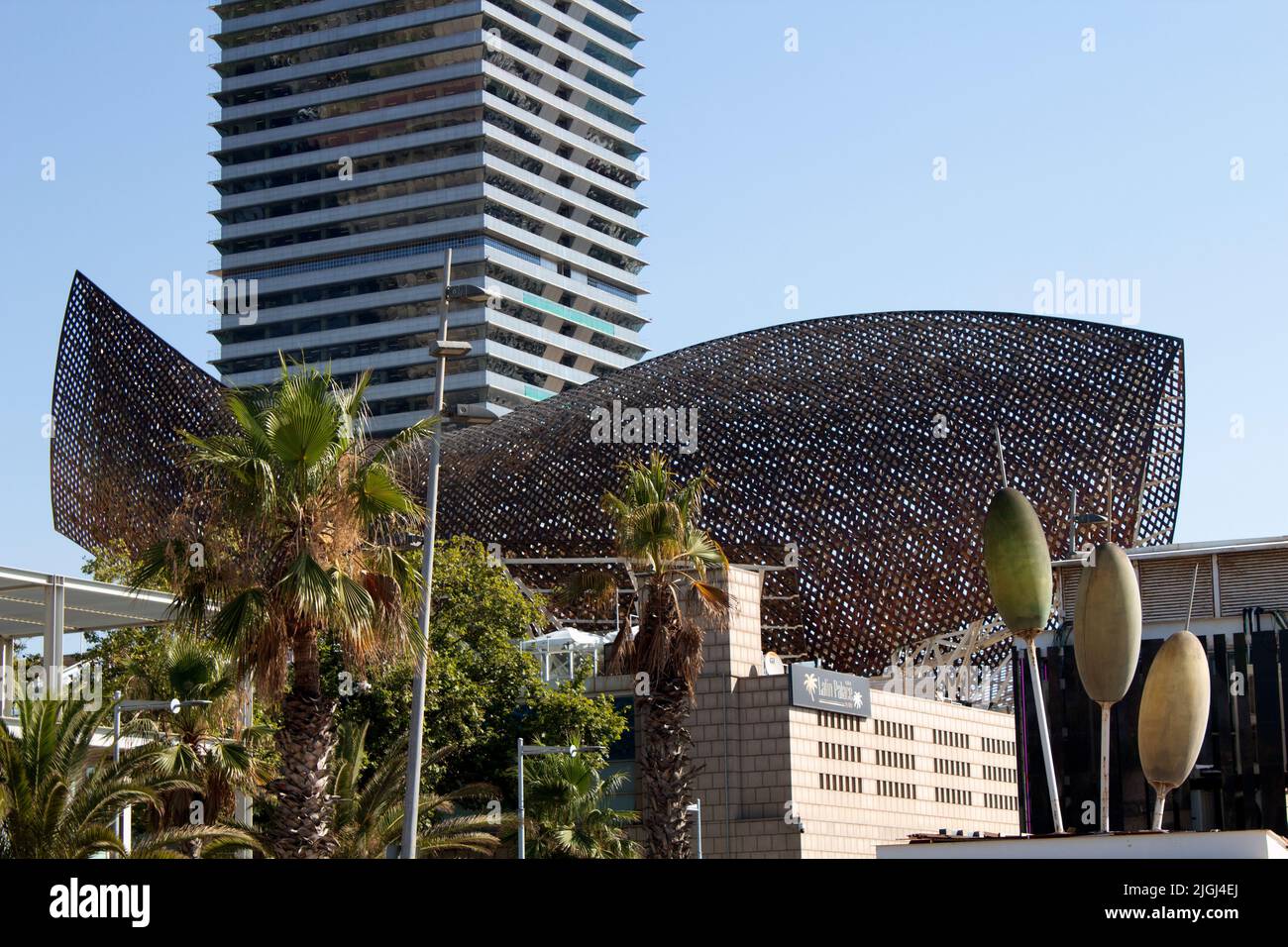 Frank Gehry Golden Fish Sculpture vicino al Casinò di Barcellona, Catalunya Spagna, Europa Foto Stock