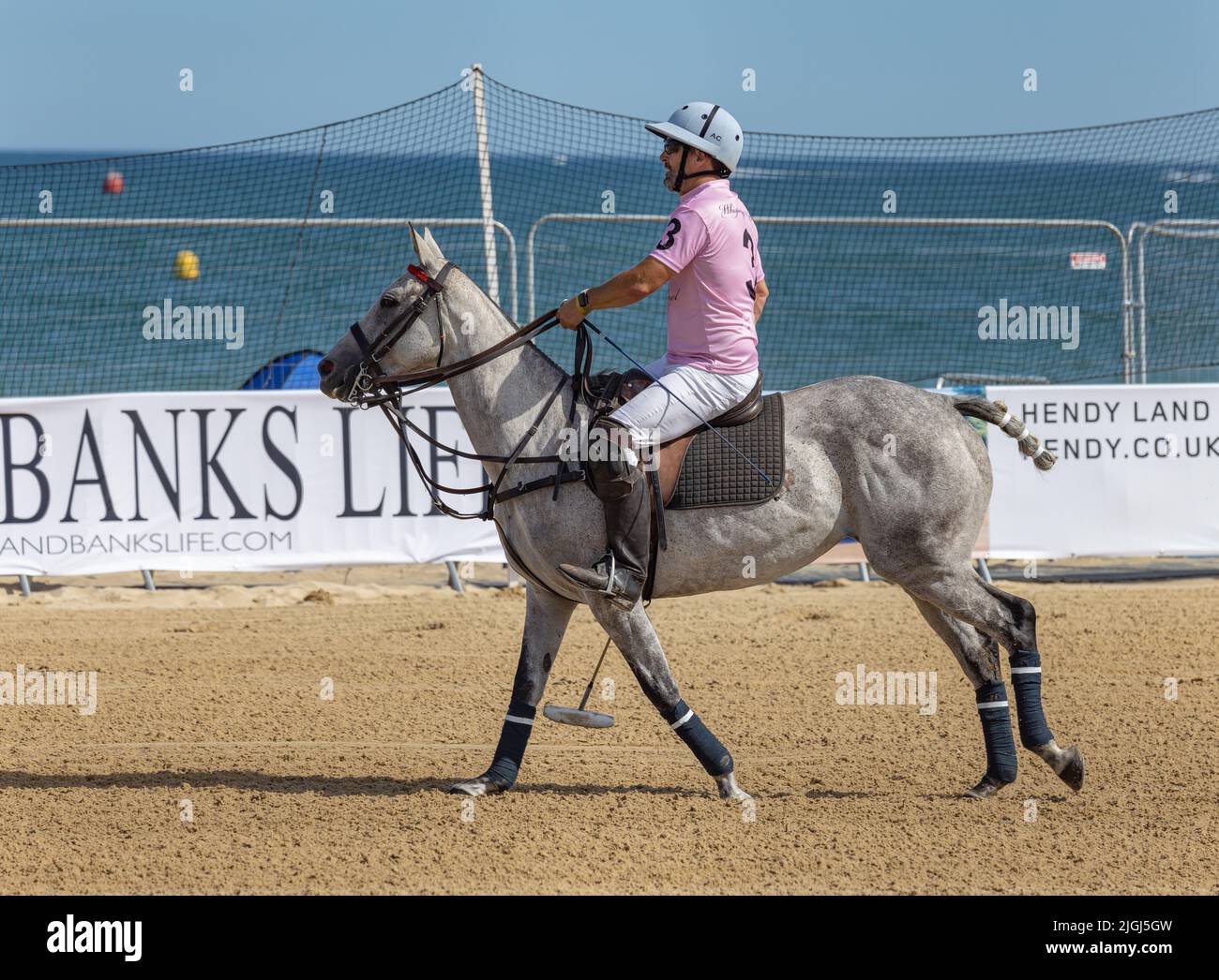 Polo di sabbia britannica su Sandbanks Beach Poole Dorset. 8th luglio 2022 Foto Stock