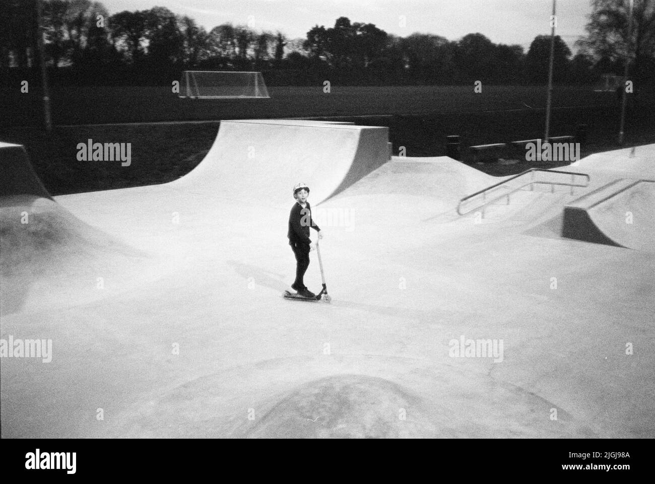 Alton Skate Park, campi da gioco Jubilee, Alton, Hampshire, Inghilterra, Regno Unito. Foto Stock