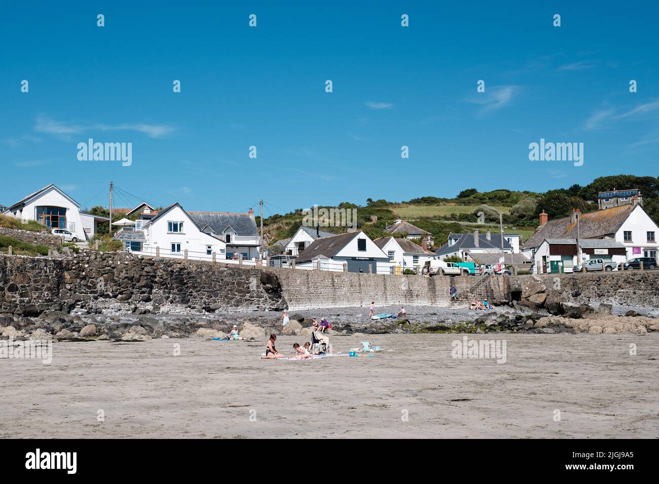 Vista sulla spiaggia di Coverack, Cornovaglia Foto Stock
