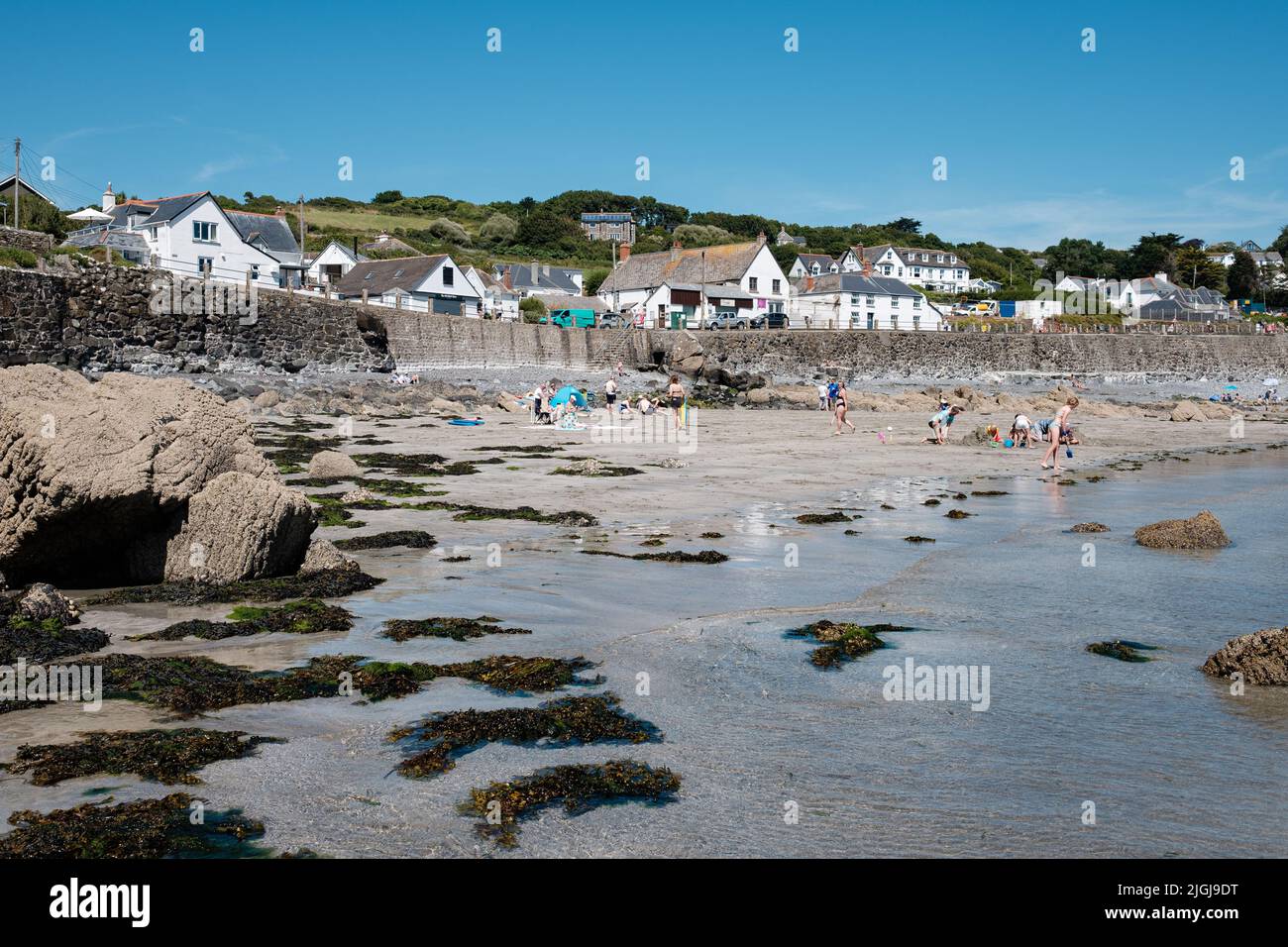 Vista sulla spiaggia di Coverack, Cornovaglia Foto Stock