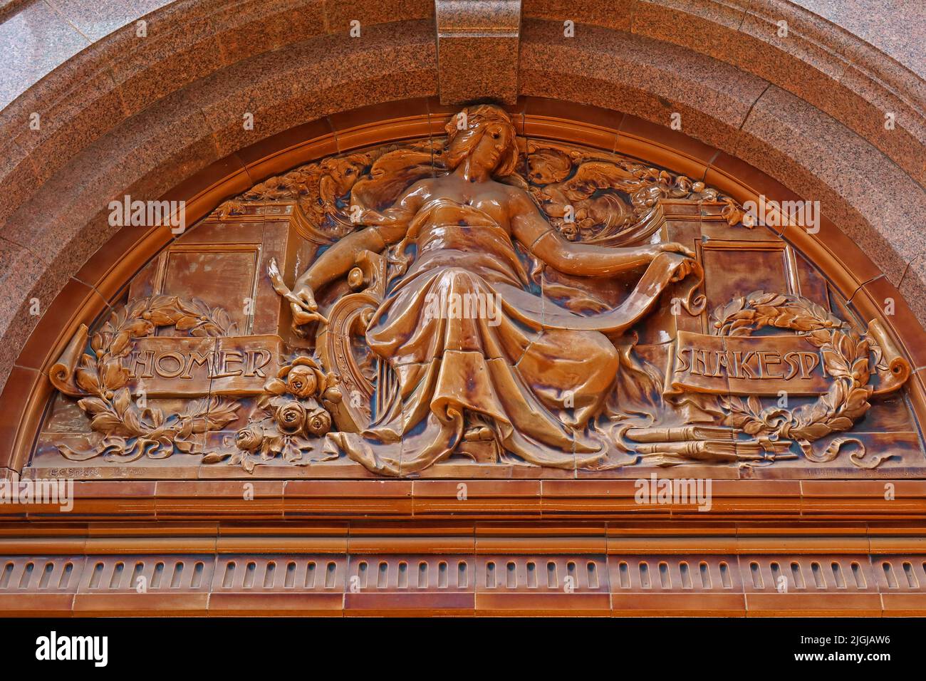 Midland Hotel Manchester Glassed Terracotta ceramica fregio, Letteratura Homer e Shakespeare, 16 Peter St, Manchester, M60 2DS Foto Stock