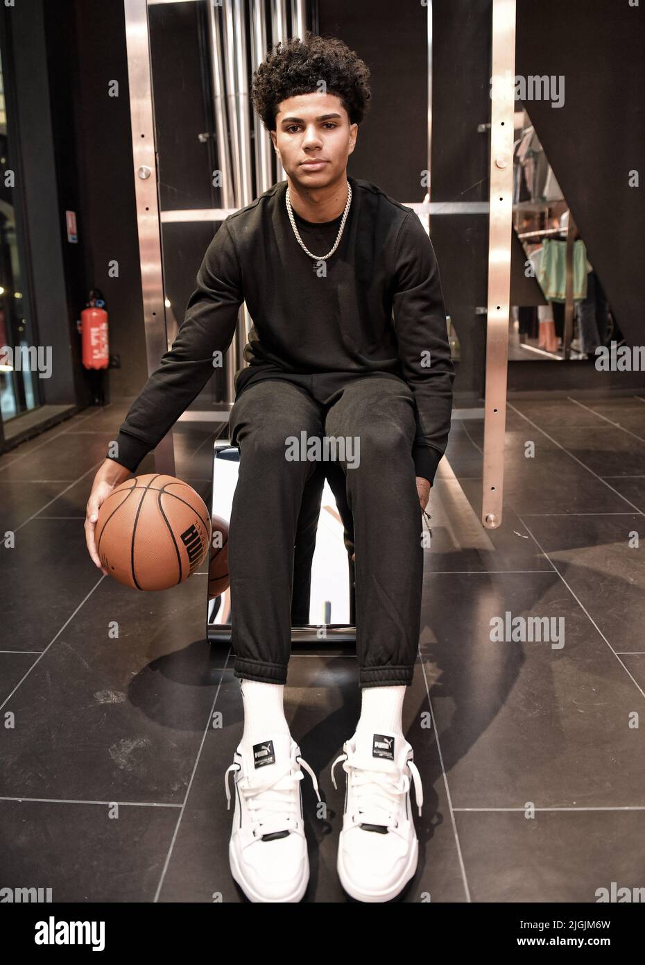 Killian Hayes NBA Player presso Airness di Parigi Foto Stock
