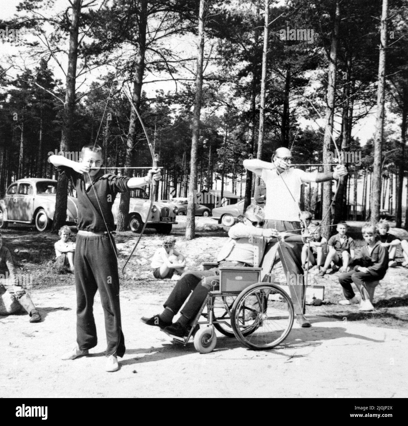 Läger tiro con l'arco per pedoni e disabili al campo di 1960 Hällevik. Foto Stock