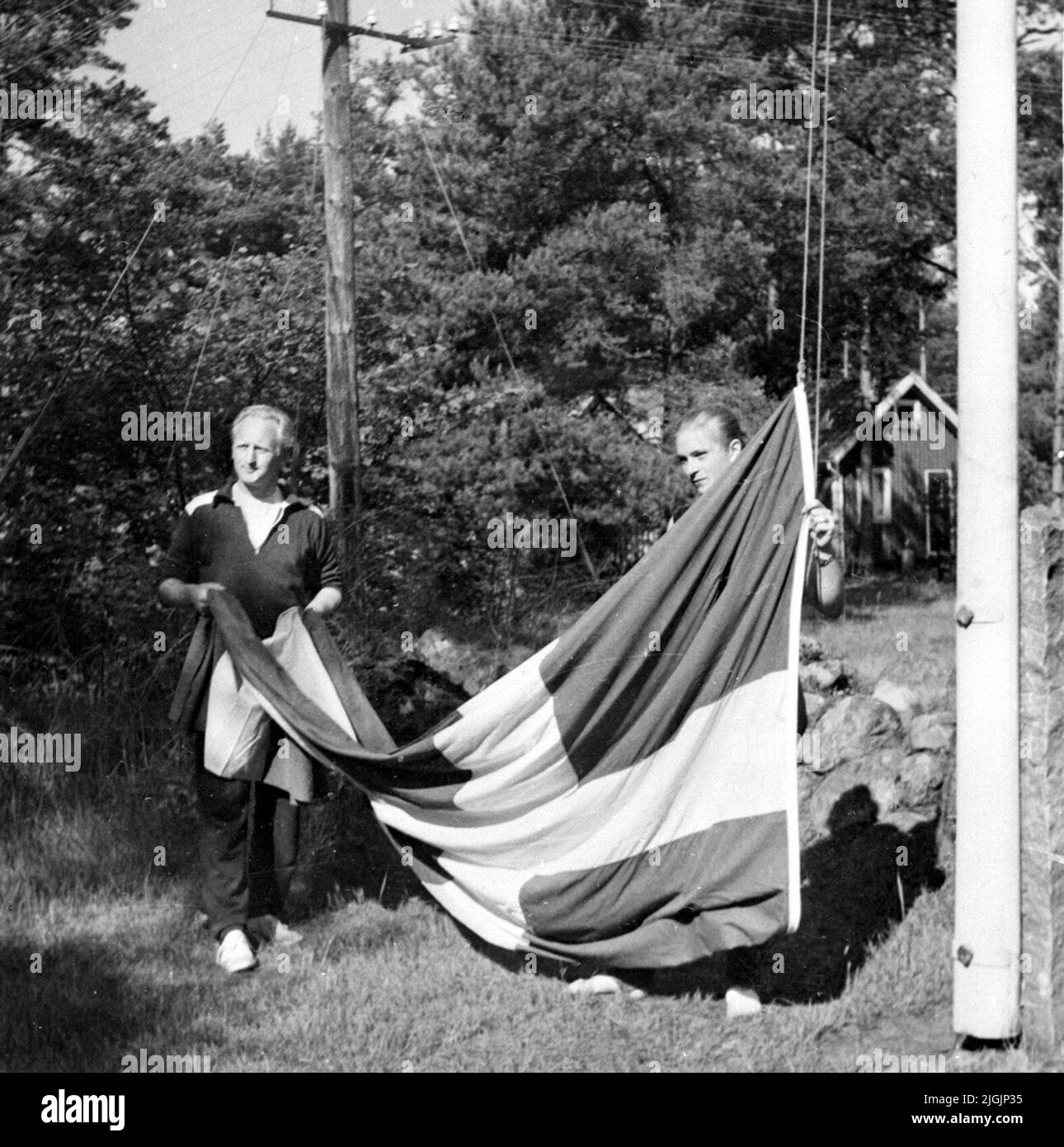 Läger Bandiera di sollevamento al campo di Hällevik, estate 1956. Foto Stock