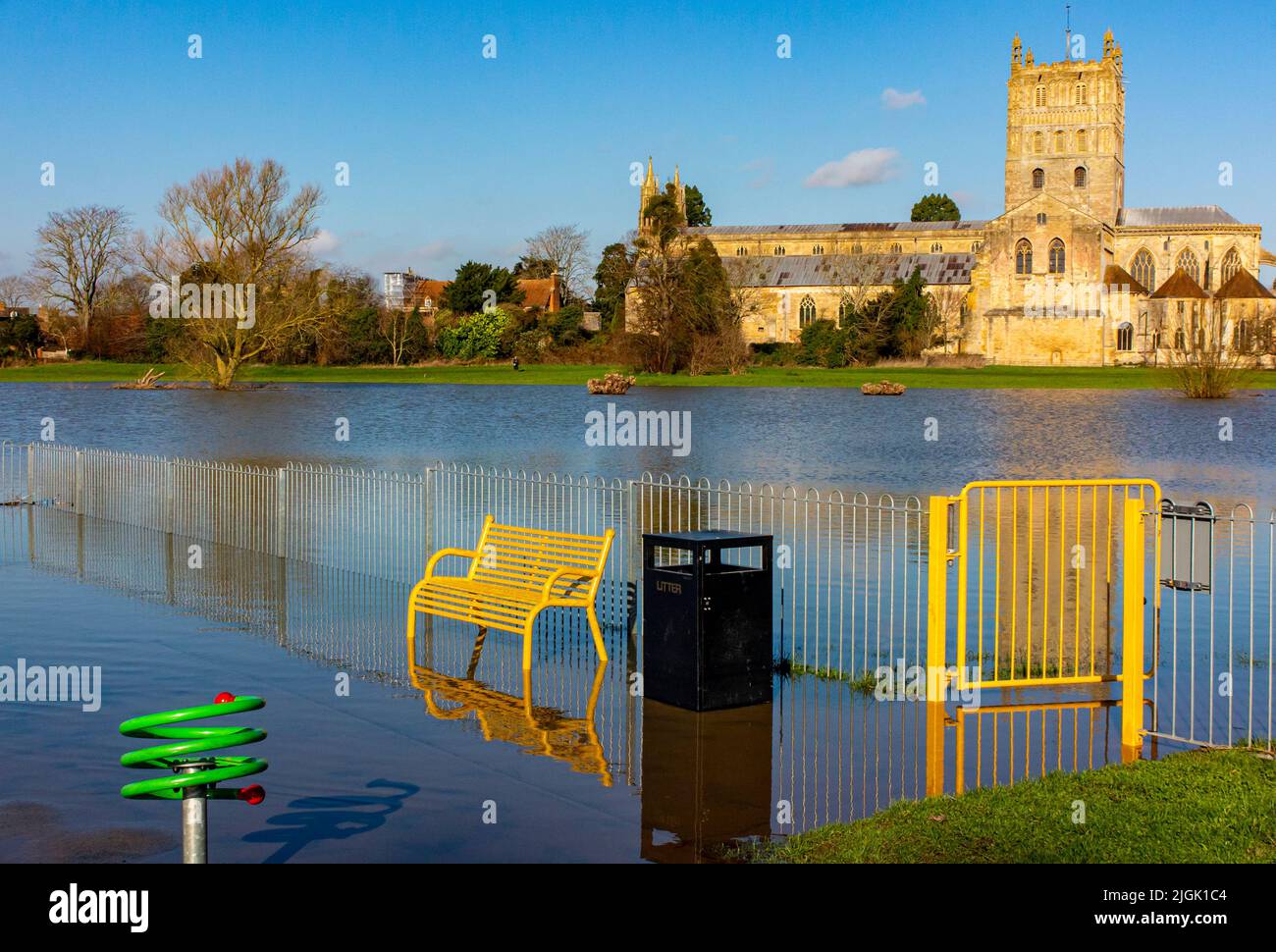 Grave alluvione a Tewkesbury Gloucestershire Inghilterra UK nel punto in cui i fiumi Severn e Avon si incontrano fotografati nel febbraio 2022. Foto Stock