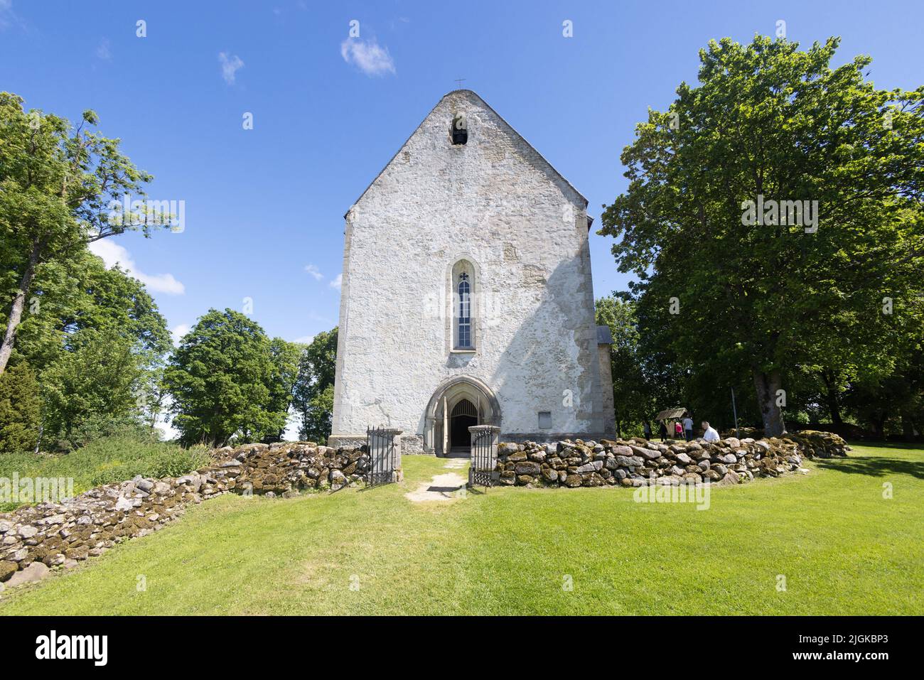 Chiesa di Karja Estonia, una chiesa luterana medievale del 13th secolo, vista esterna, isola di Saaremaa, Estonia, Europa Foto Stock