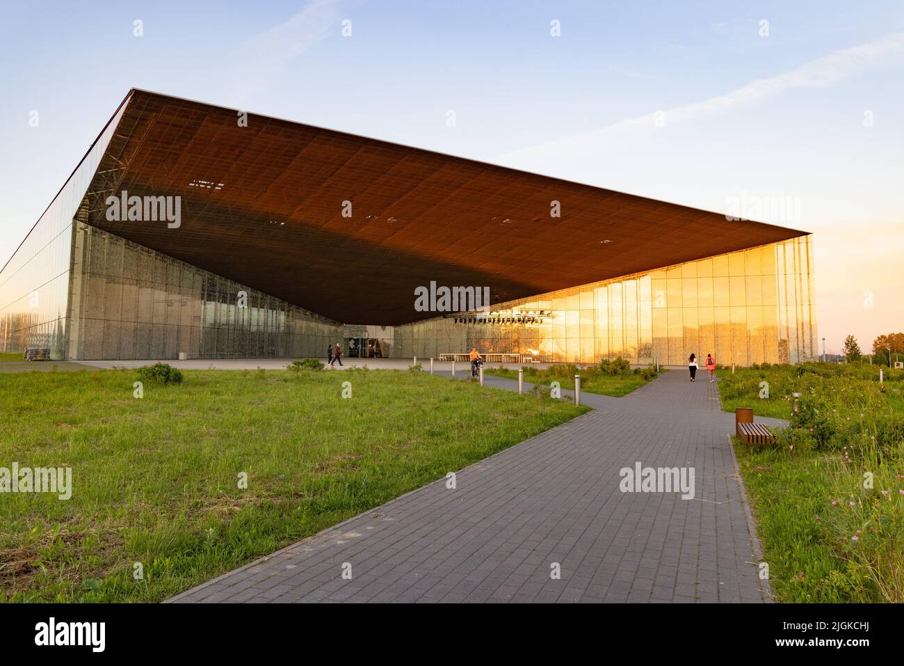 Il Museo Nazionale Estone, ingresso al tramonto, architettura moderna 2016, Tartu Estonia Stati baltici, Europa Foto Stock