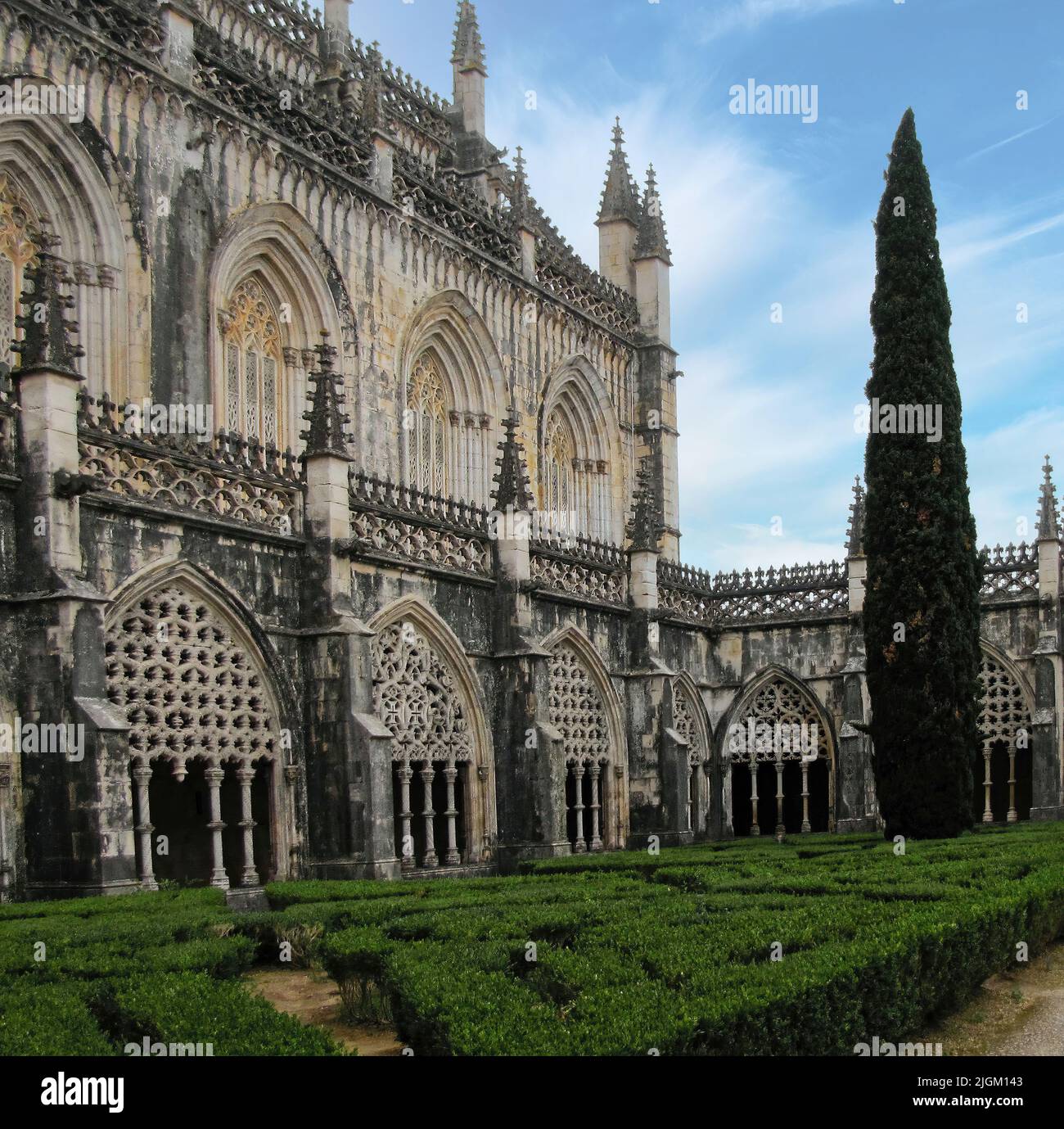 Il bellissimo monastero di Batalha si trova in Portogallo nella città di Batalha e costruito in stile gotico con parti in stile manuelino. Foto Stock