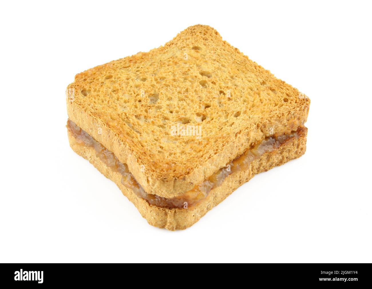 Dolce panino fatto di toast e marmellata fatta in casa di albicocche gelatina isolato su sfondo bianco Foto Stock