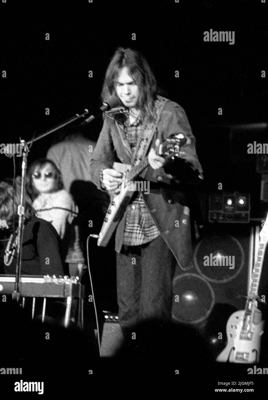 Neil Young a Fillmore West a San Francisco, CA, 1972 Foto Stock