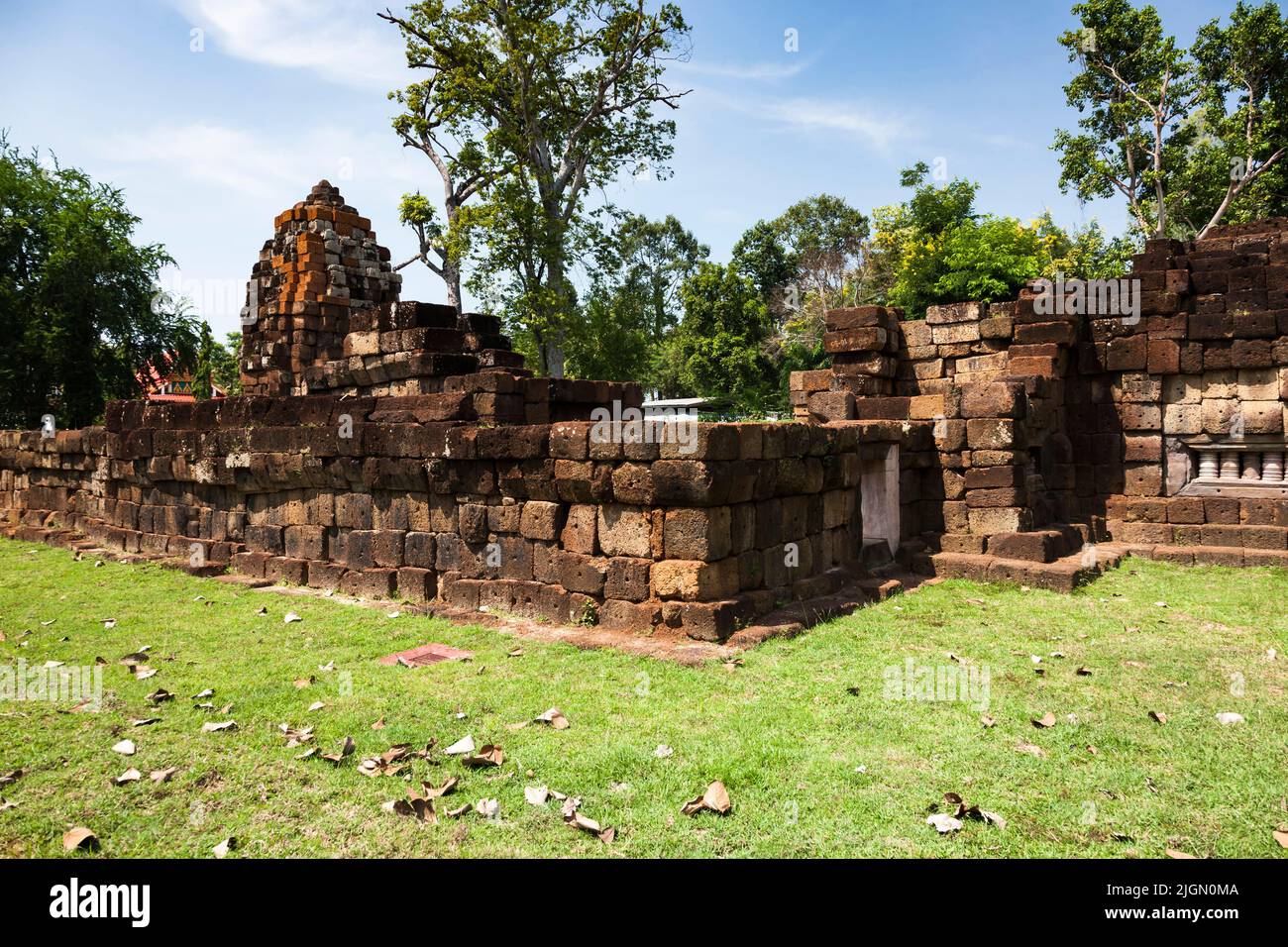 Prasat Sra Kamphaeng noi, rovine Khmer, Ssituated in Wat SA Kamphaeng noi, si Saket(si SA Ket), Isan(Isaan), Thailandia, Sud-Est asiatico, Asia Foto Stock