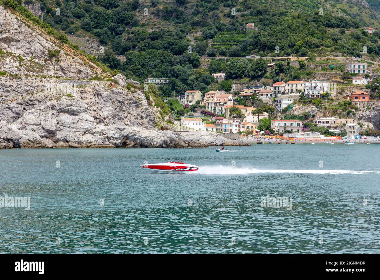 Motoscafo sulla Costiera Amalfitana, Italia Foto Stock