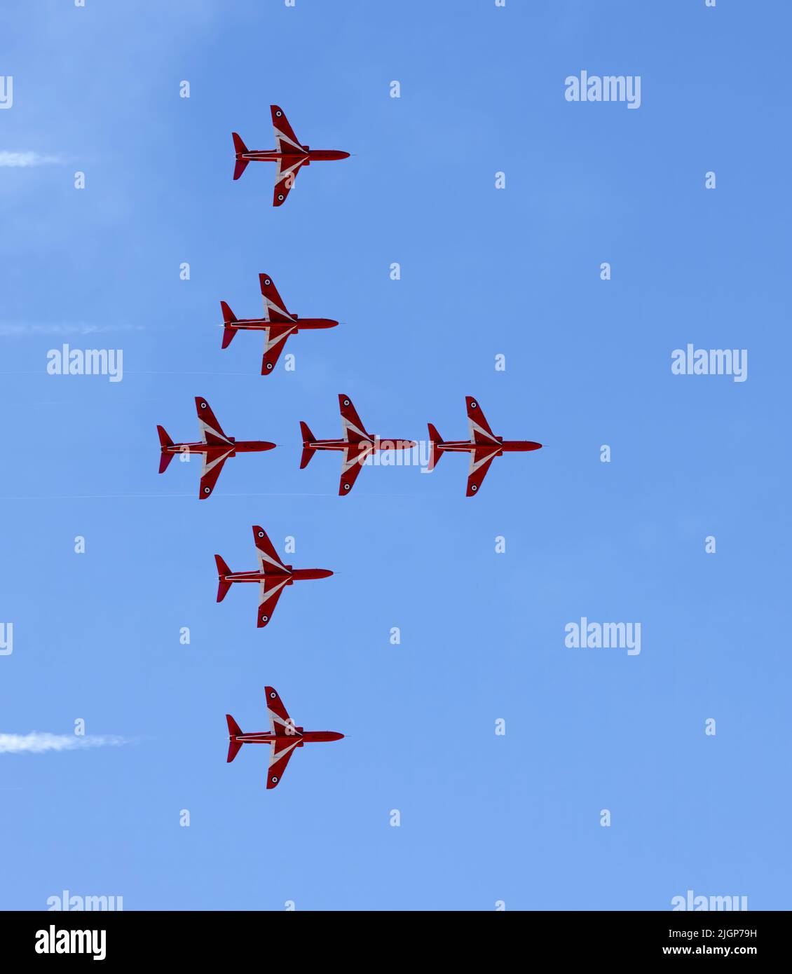 La Royal Air Force Aerobatic Team, The Red Arrows, che mette in mostra una spettacolare al Southport Air Show, Southport, Merseyside, Regno Unito Foto Stock