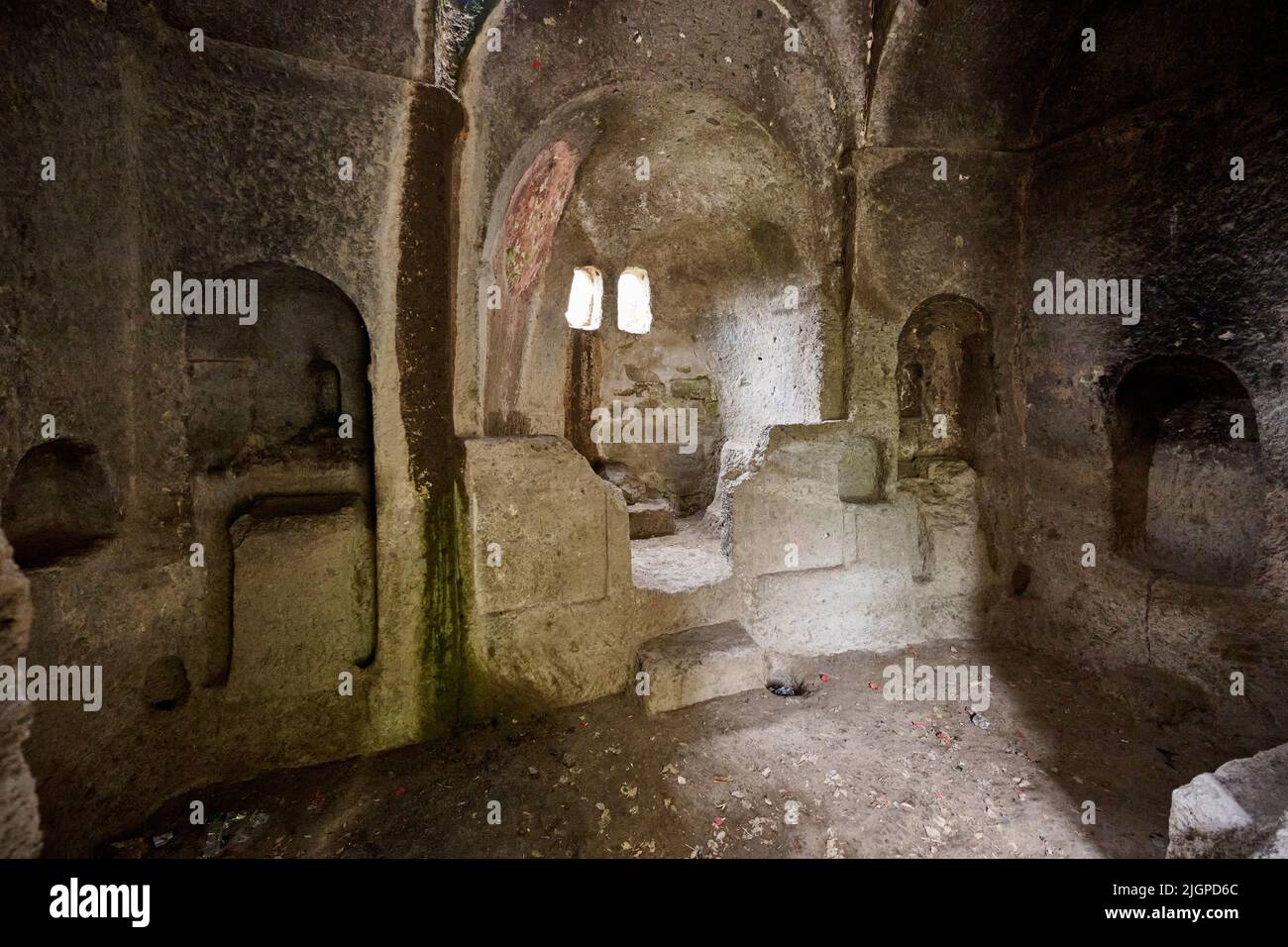All'interno della chiesa di San Paolo a Kilistra (Glystra), Gokyurt, Turchia, chiese rupestri cristiane e abitazioni rupestri preromane Foto Stock