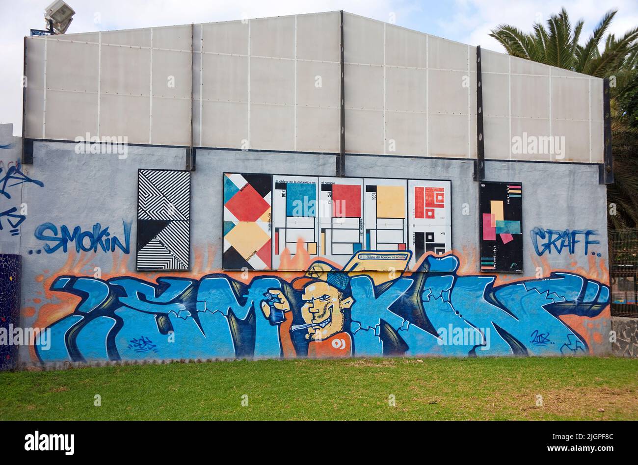 Graffiti su un muro, casa nel centro storico di Las Palmas, Grand Canary, Isole Canarie, Spagna, Europa Foto Stock