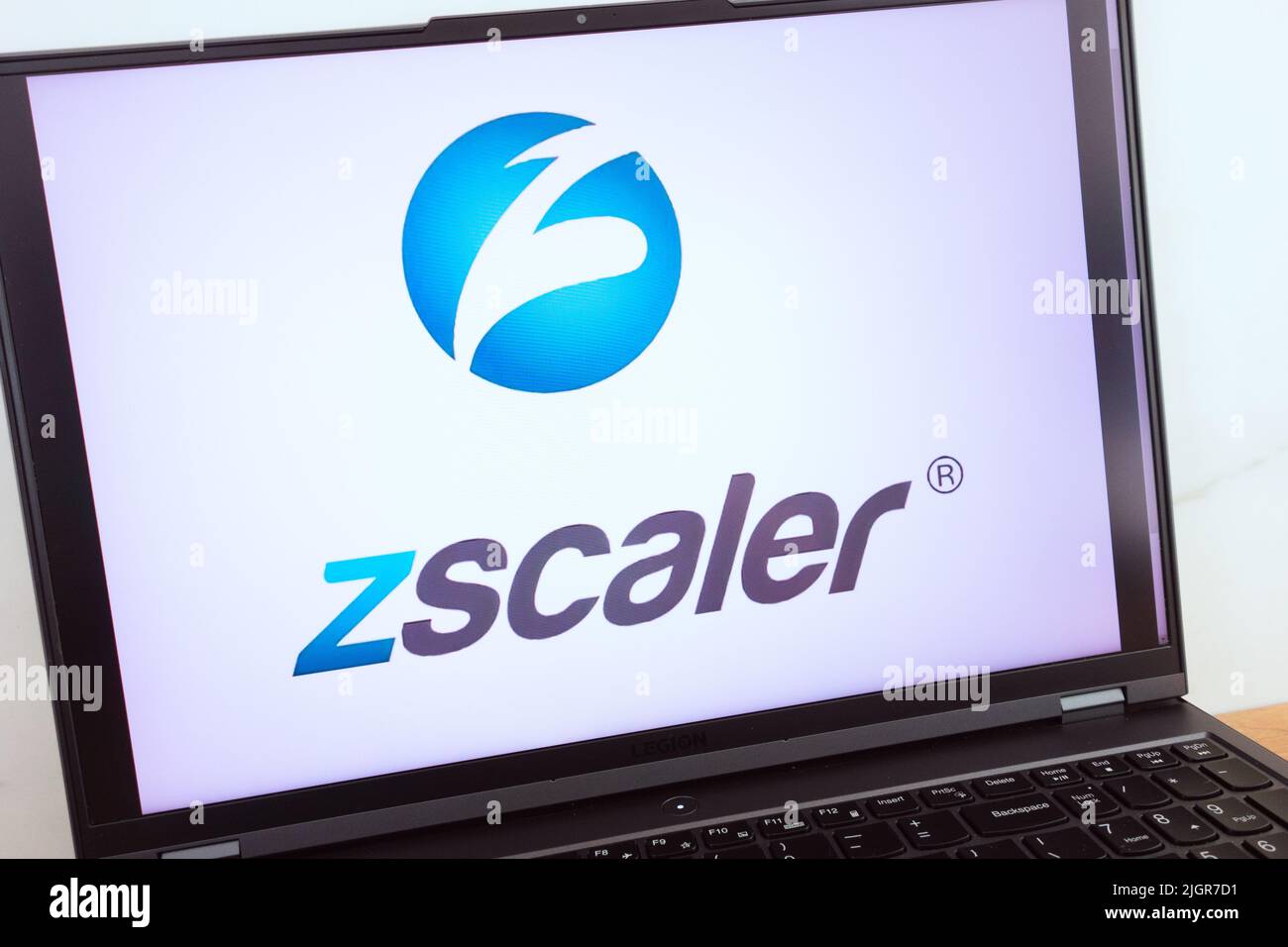 KONSKIE, POLONIA - 11 luglio 2022: Il logo della società di sicurezza cloud Zscaler viene visualizzato sullo schermo del computer portatile Foto Stock