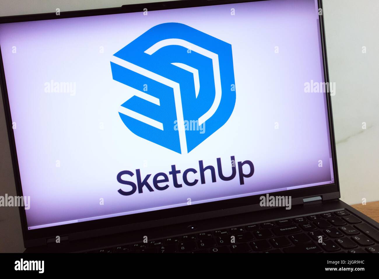 KONSKIE, POLONIA - 11 luglio 2022: Programma di modellazione SketchUp per la visualizzazione del logo delle applicazioni di disegno sullo schermo del computer portatile Foto Stock