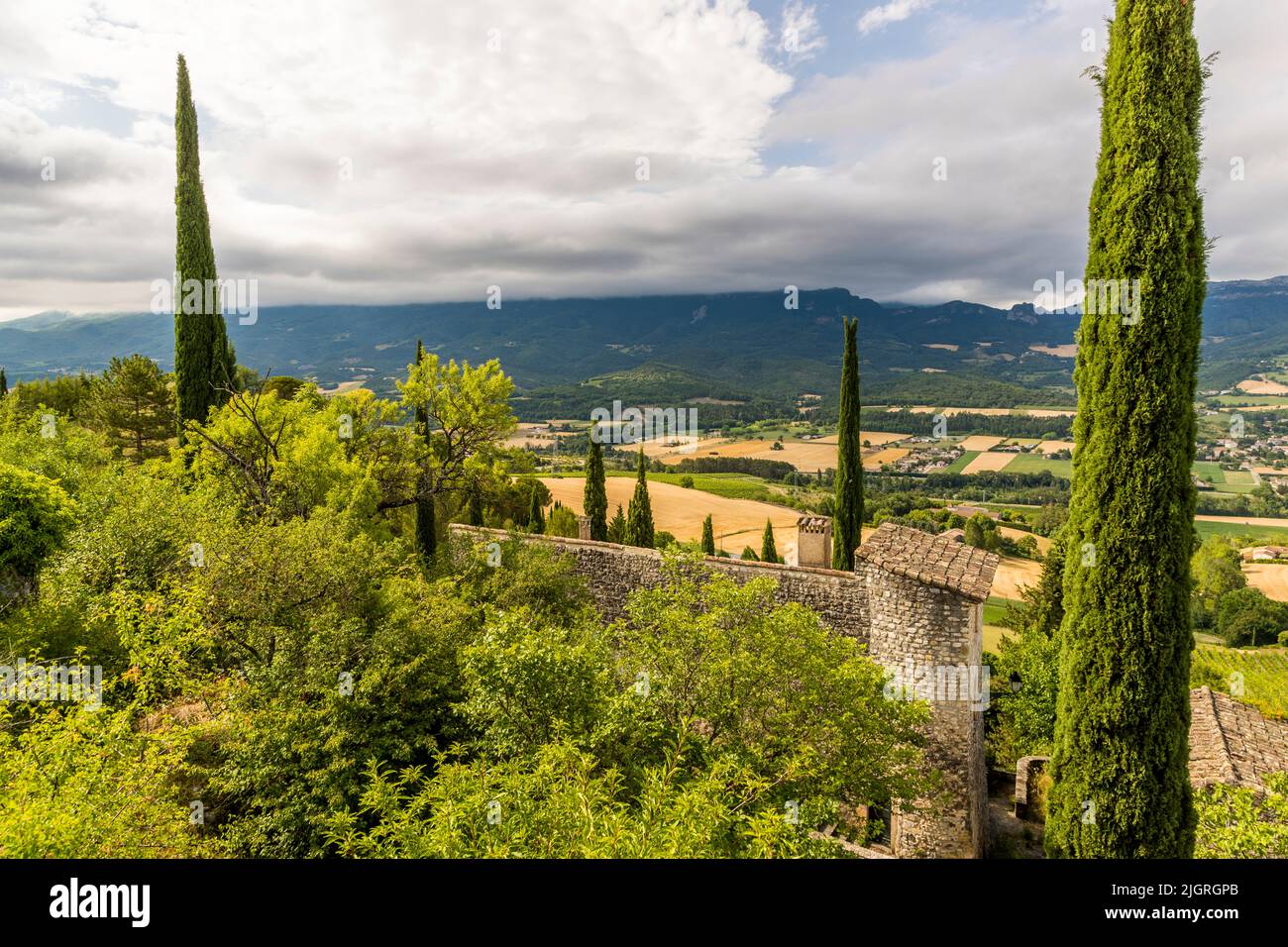 Mirabel era una volta un villaggio fortificato alto (villaggio perché) in Francia Foto Stock