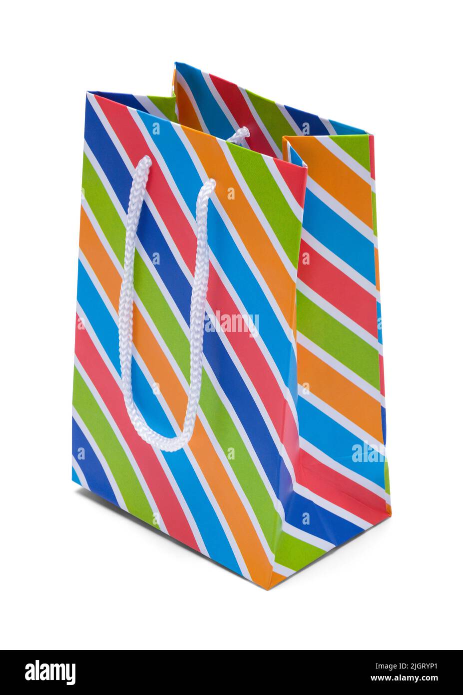 Piccola borsa regalo in carta con strisce tagliate su bianco. Foto Stock