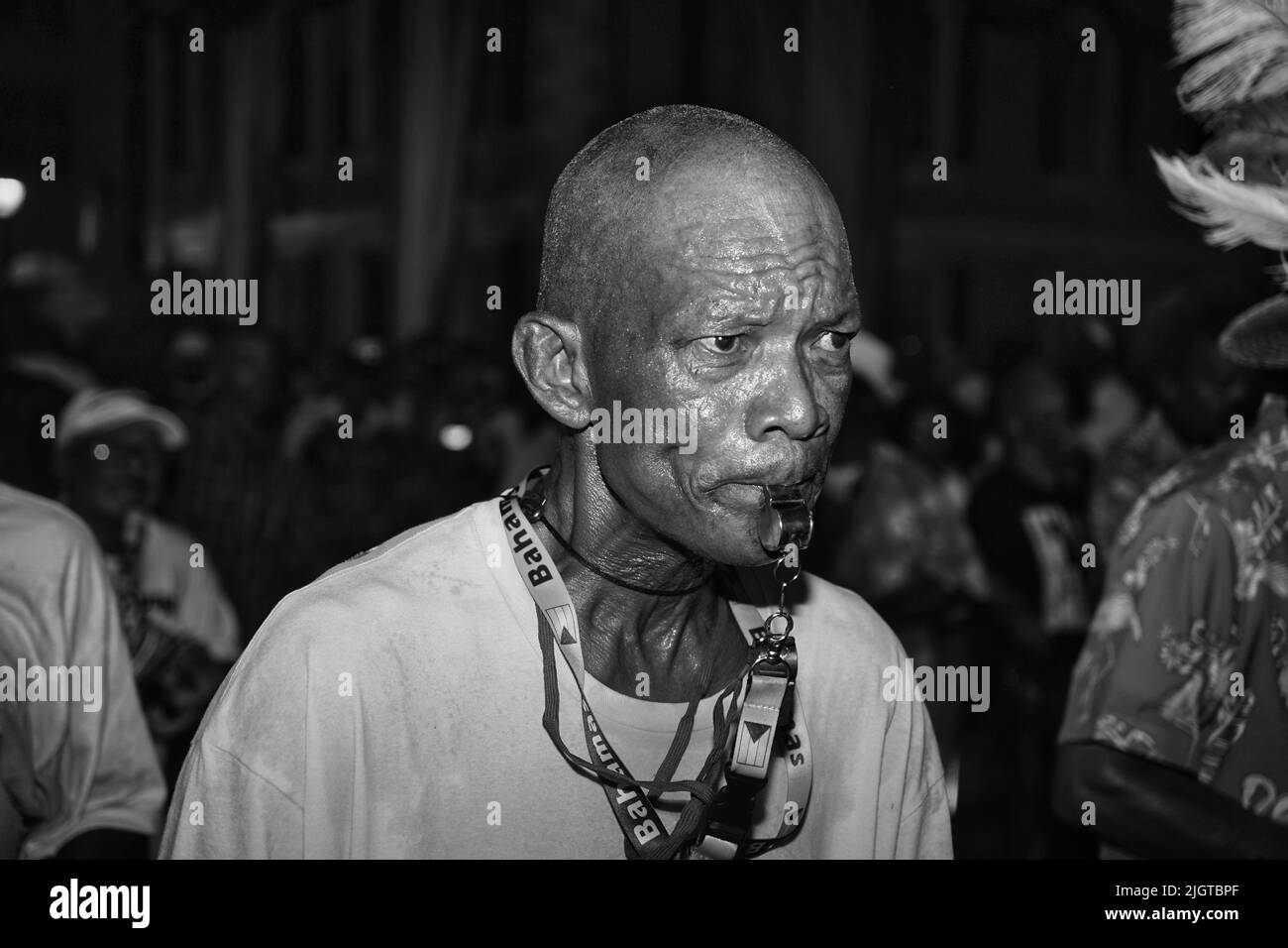 La Parata di Junkanoo Street del 49th giorno dell'Indipendenza a Nassau, le Bahamas Foto Stock